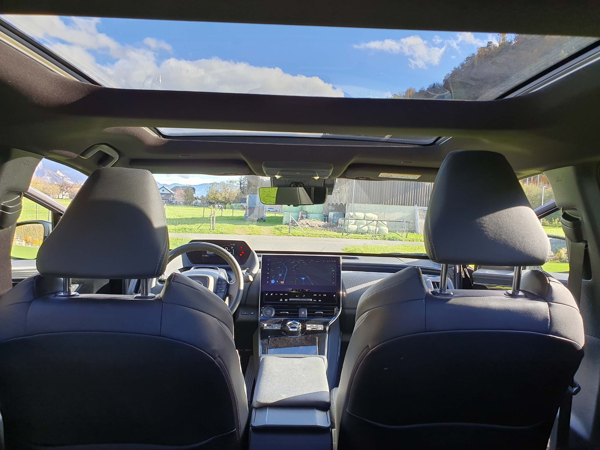 SUBARU Solterra eV Luxury AWD-image-13