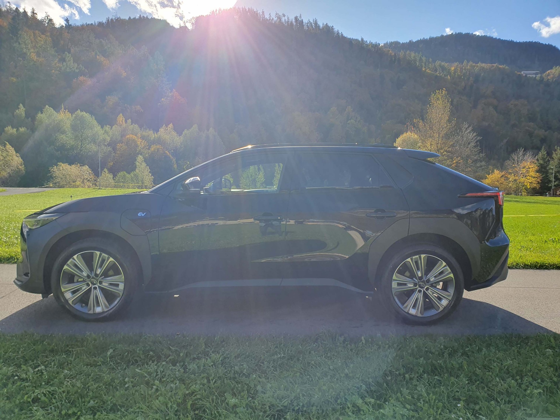 SUBARU Solterra eV Luxury AWD-image-4