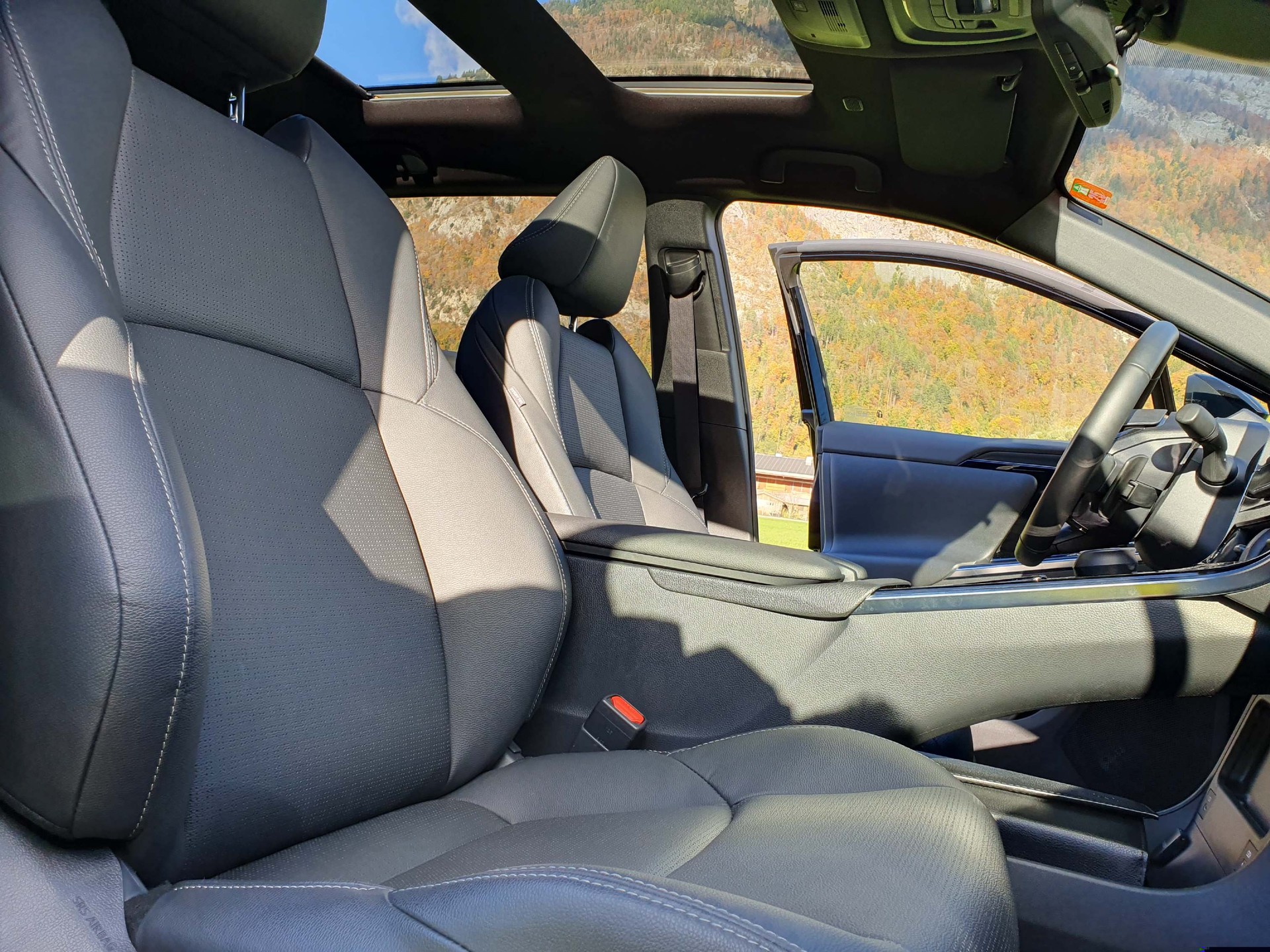 SUBARU Solterra eV Luxury AWD-image-10