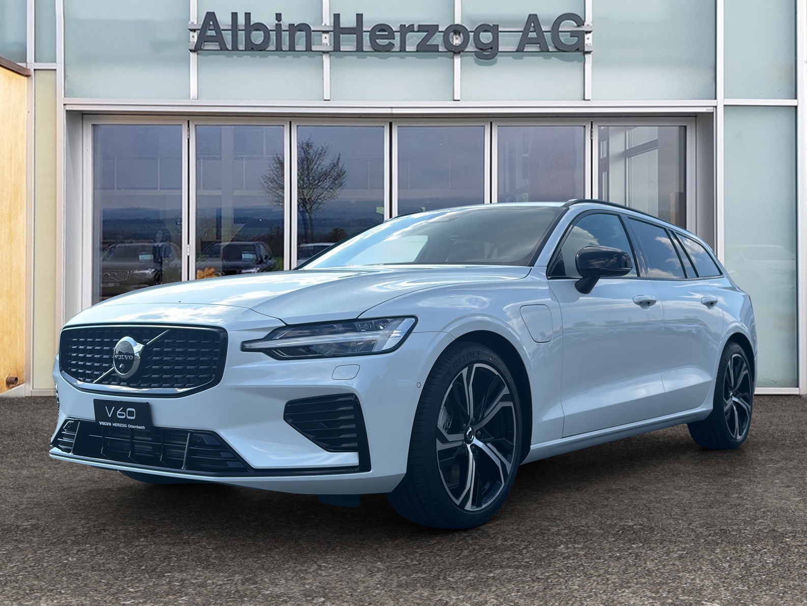 VOLVO V60 2.0 T6 TE Ultra Dark eAWD-image-0