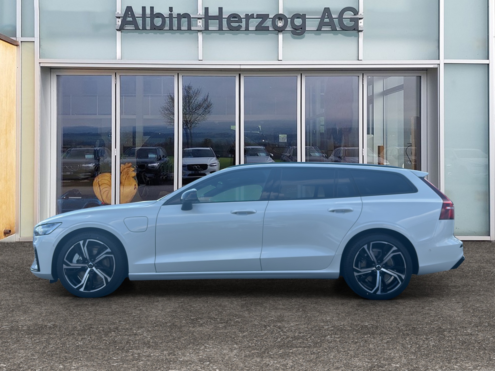 VOLVO V60 2.0 T6 TE Ultra Dark eAWD-image-1