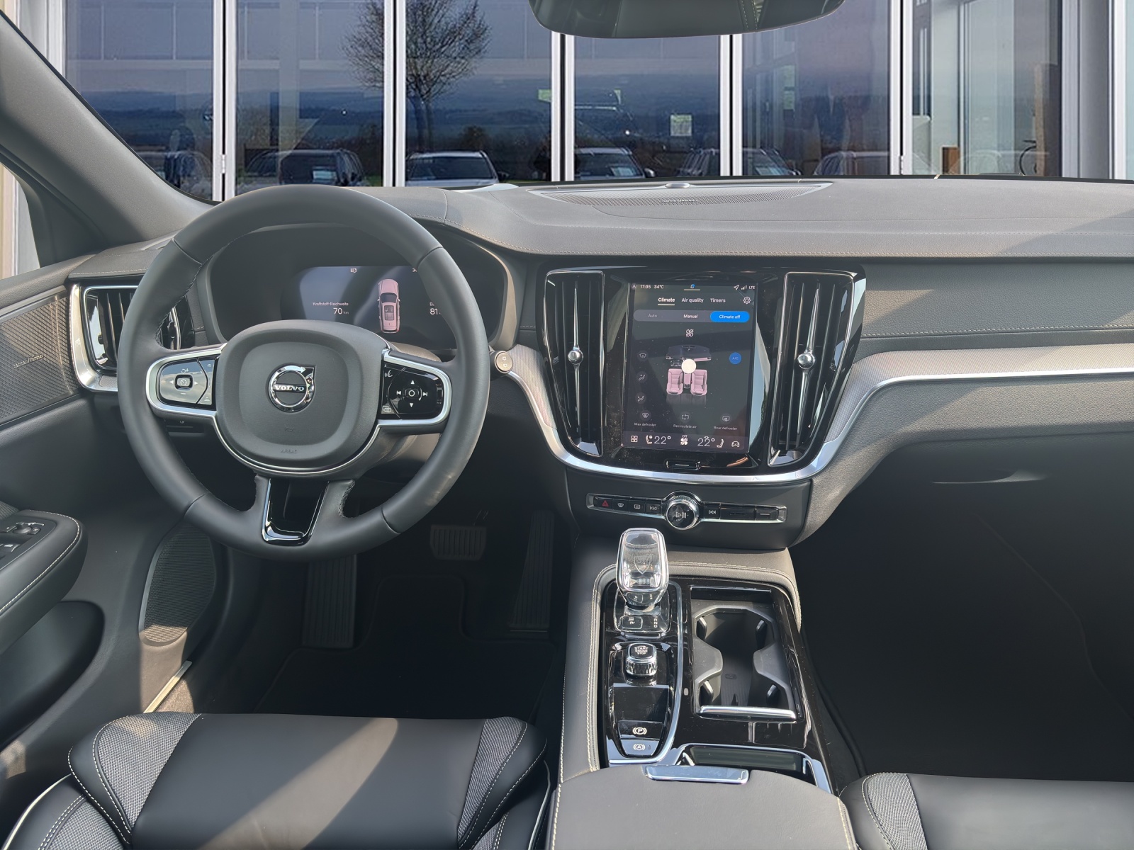 VOLVO V60 2.0 T6 TE Ultra Dark eAWD-image-11