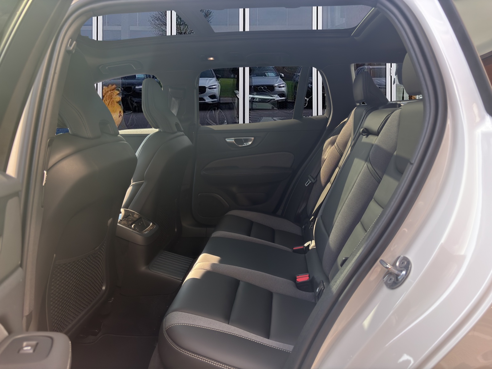 VOLVO V60 2.0 T6 TE Ultra Dark eAWD-image-7