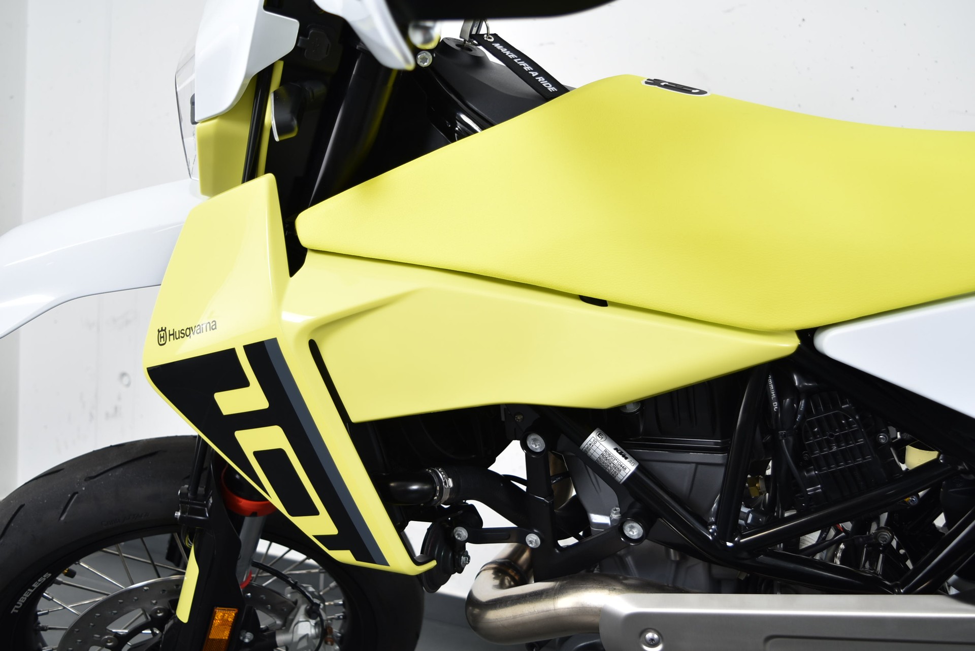 HUSQVARNA 701 Supermoto-image-5