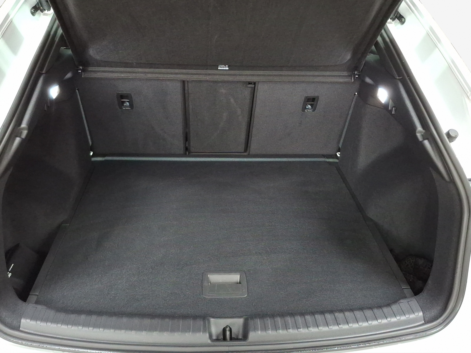 AUDI Q4 Sportback e-tron 40-image-13