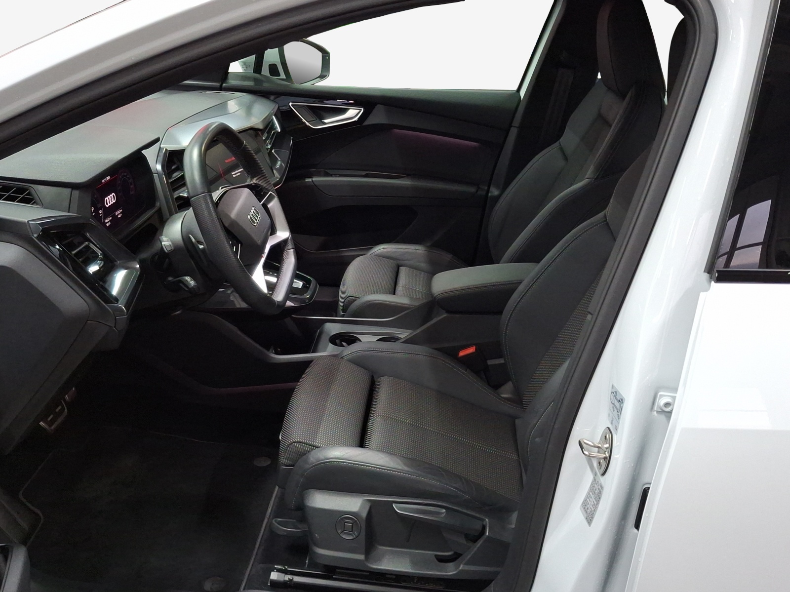 AUDI Q4 Sportback e-tron 40-image-8
