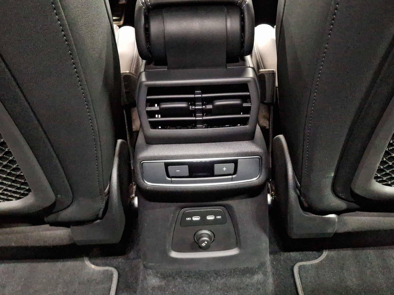 AUDI Q4 Sportback e-tron 40-image-11