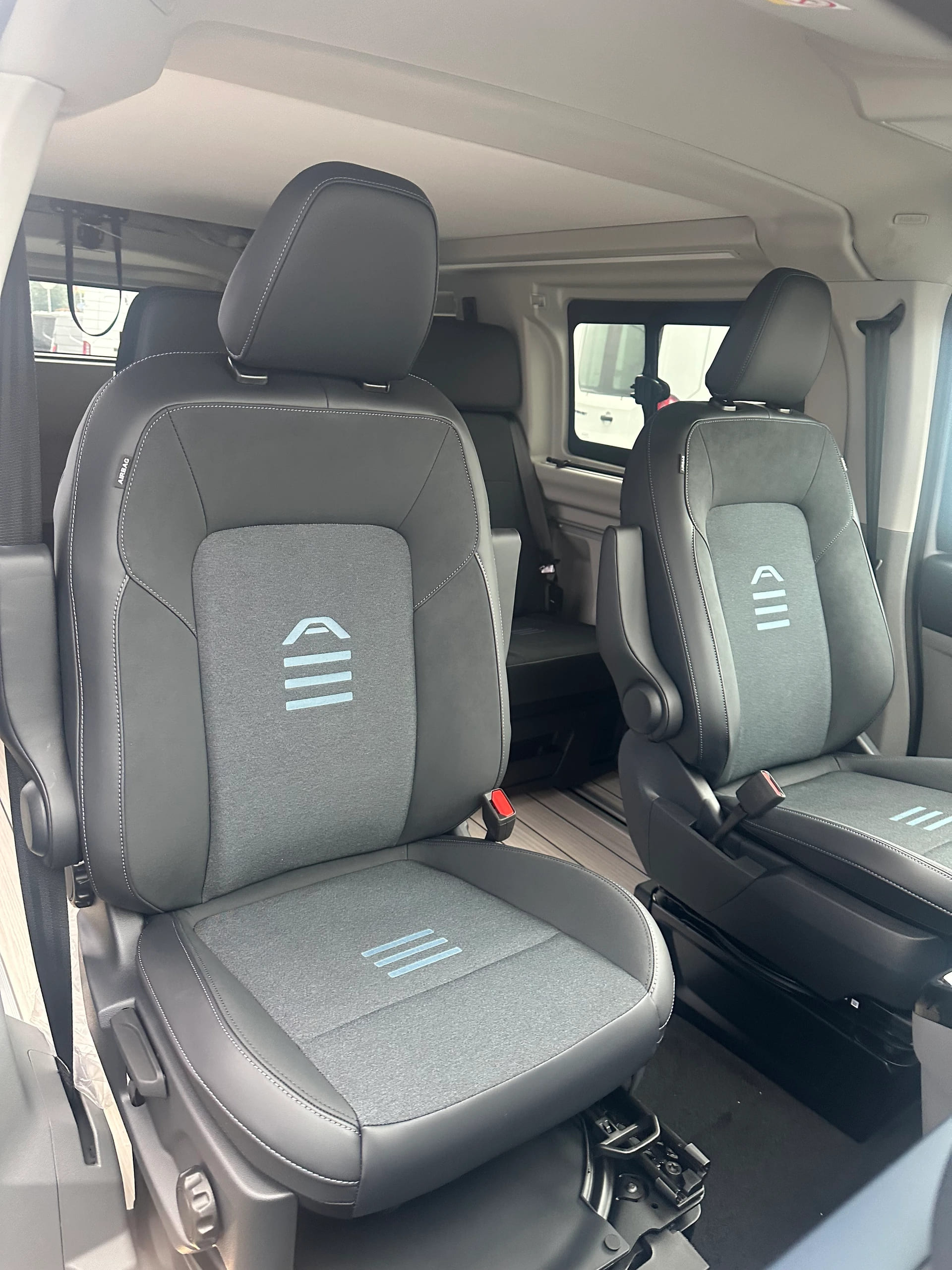 FORD Transit C Nugget 320 L2 2.0 Ec Active/170CV/Aut.-image-11