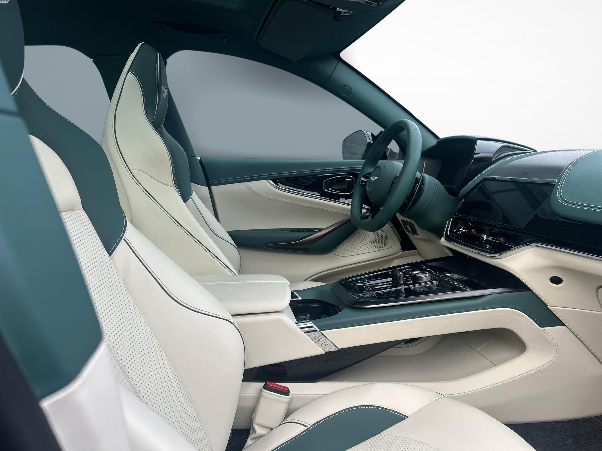 ASTON MARTIN DBX 707 4.0 V8 Bi-Turbo-image-15