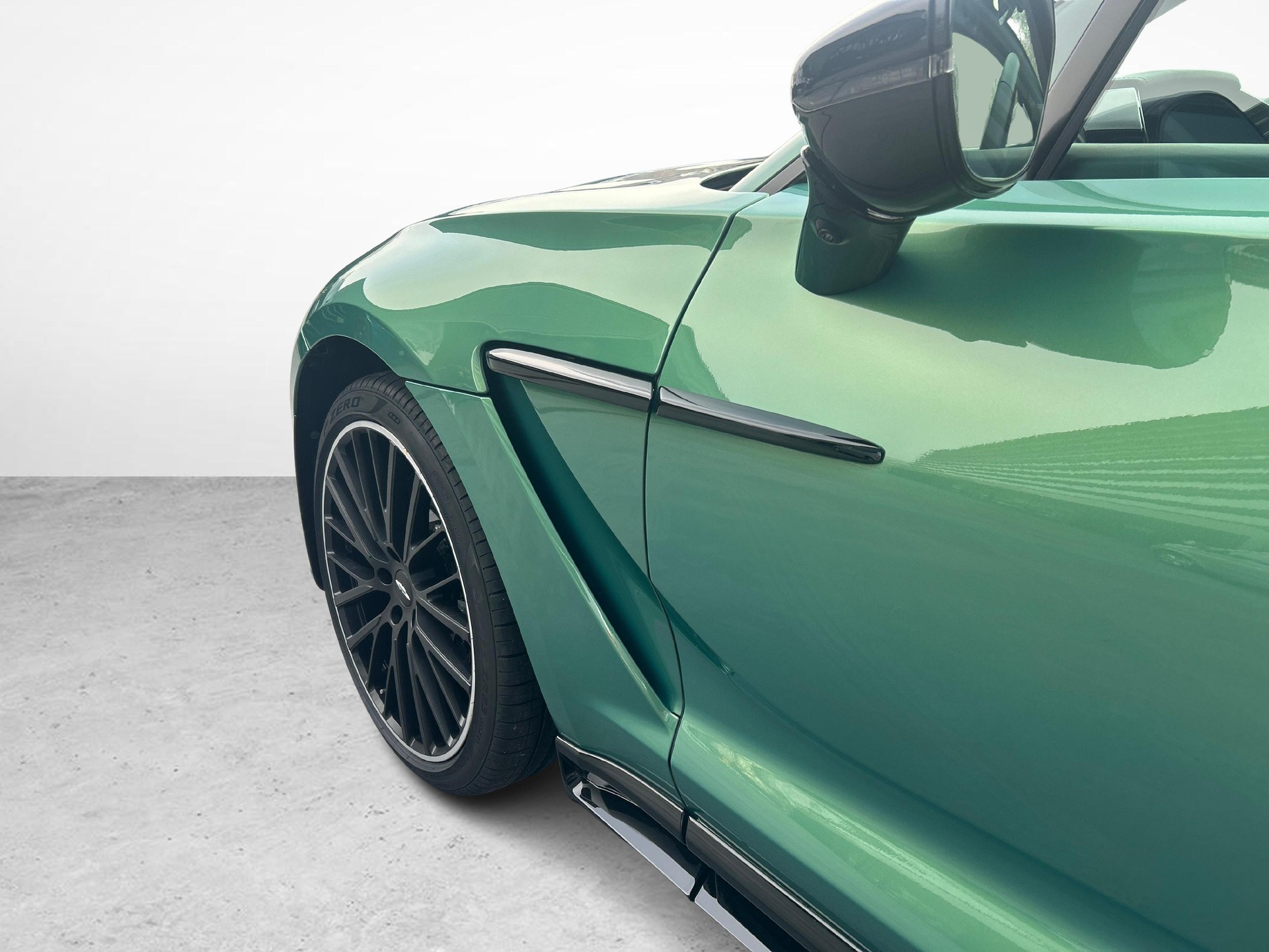 ASTON MARTIN DBX 707 4.0 V8 Bi-Turbo-image-8