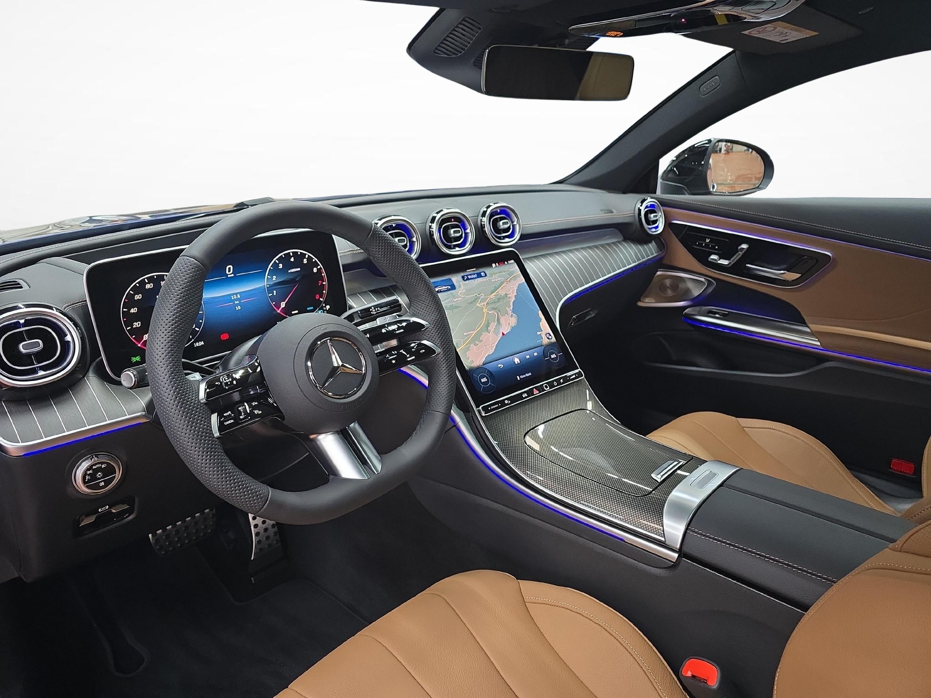 MERCEDES-BENZ CLE 200 4MATIC Coupé AMG Line-image-4