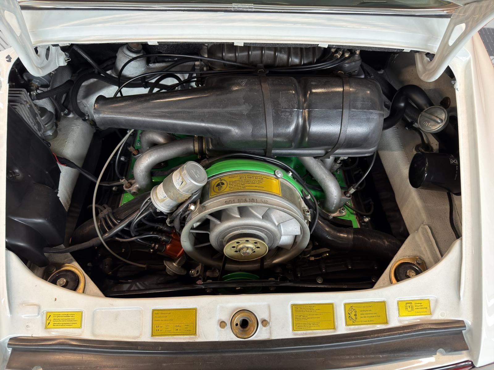 PORSCHE TARGA 2.7 S-image-16