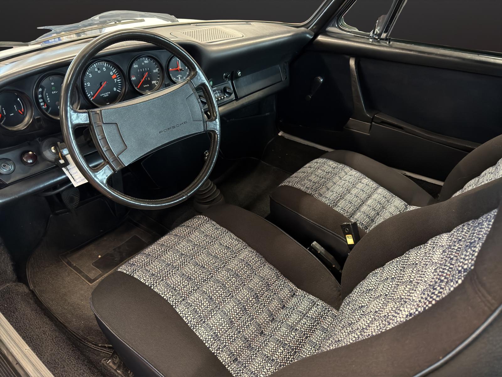 PORSCHE TARGA 2.7 S-image-8