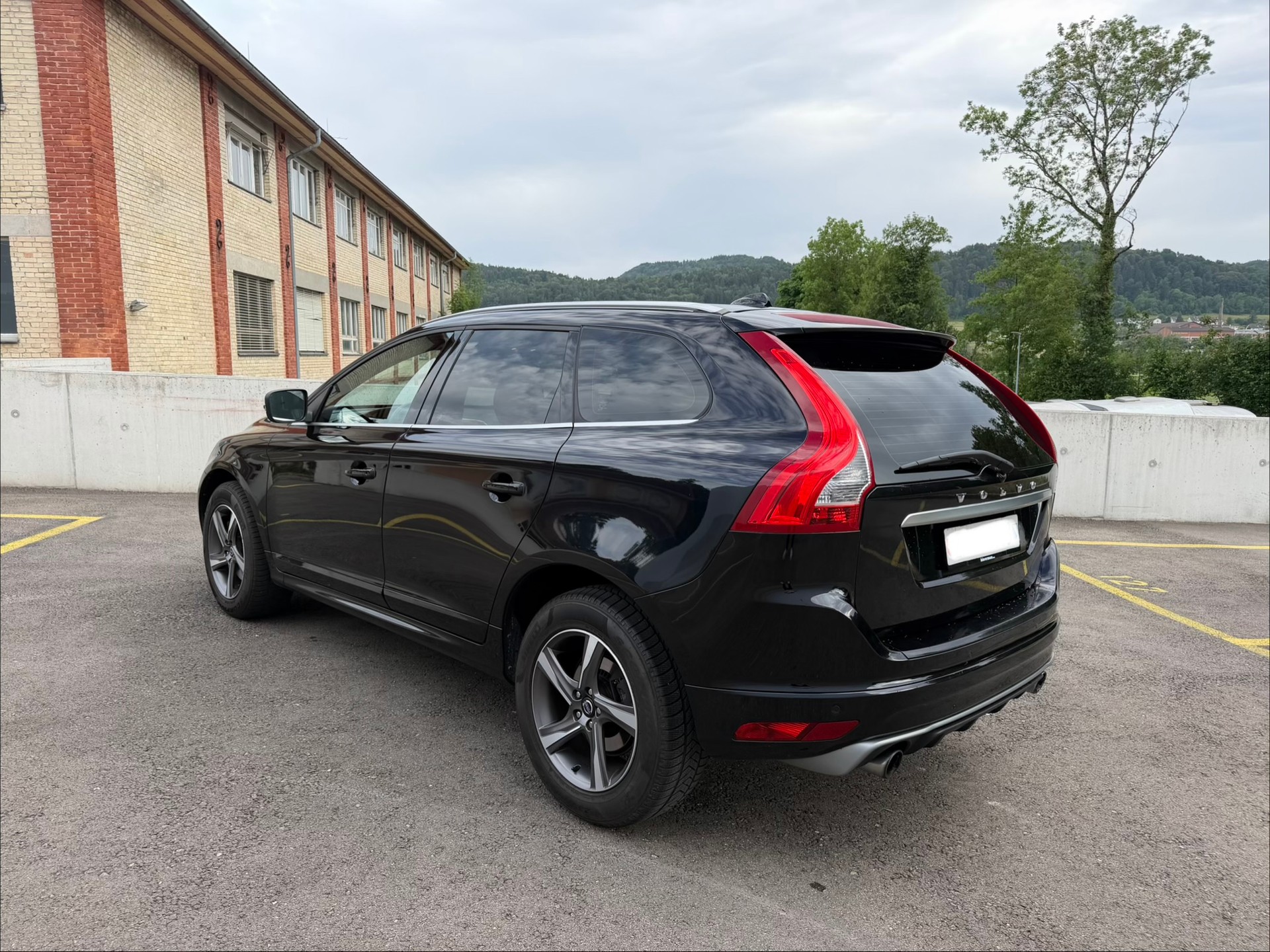 VOLVO XC60 T6 AWD Summum R-Design Geartronic-image-1