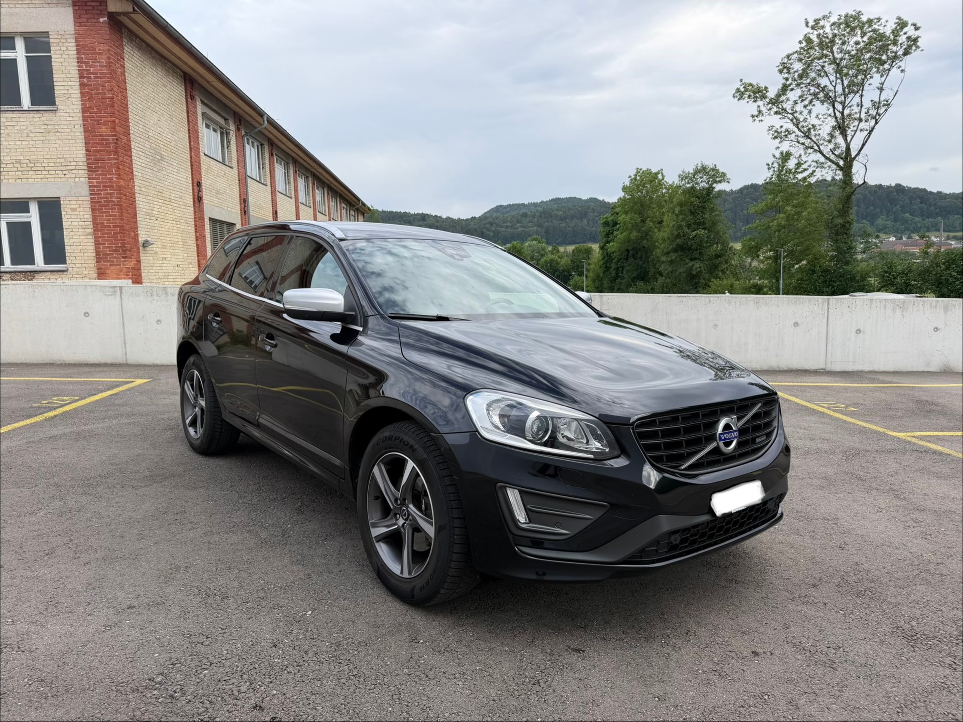 VOLVO XC60 T6 AWD Summum R-Design Geartronic-image-0