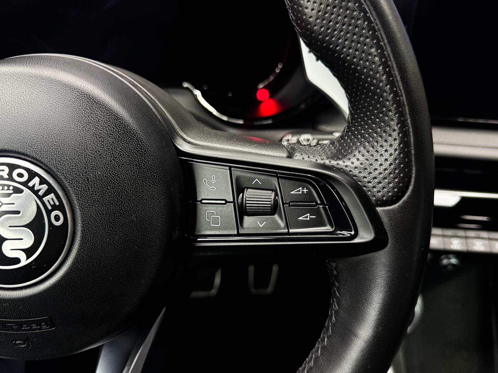 ALFA ROMEO Tonale 1.5 48V Hybrid Veloce-image-12