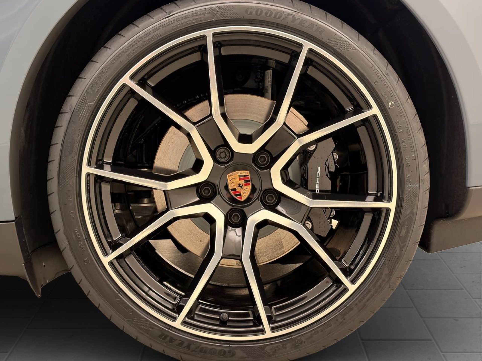 PORSCHE Taycan 4S Sport Turismo Black Edition-image-10