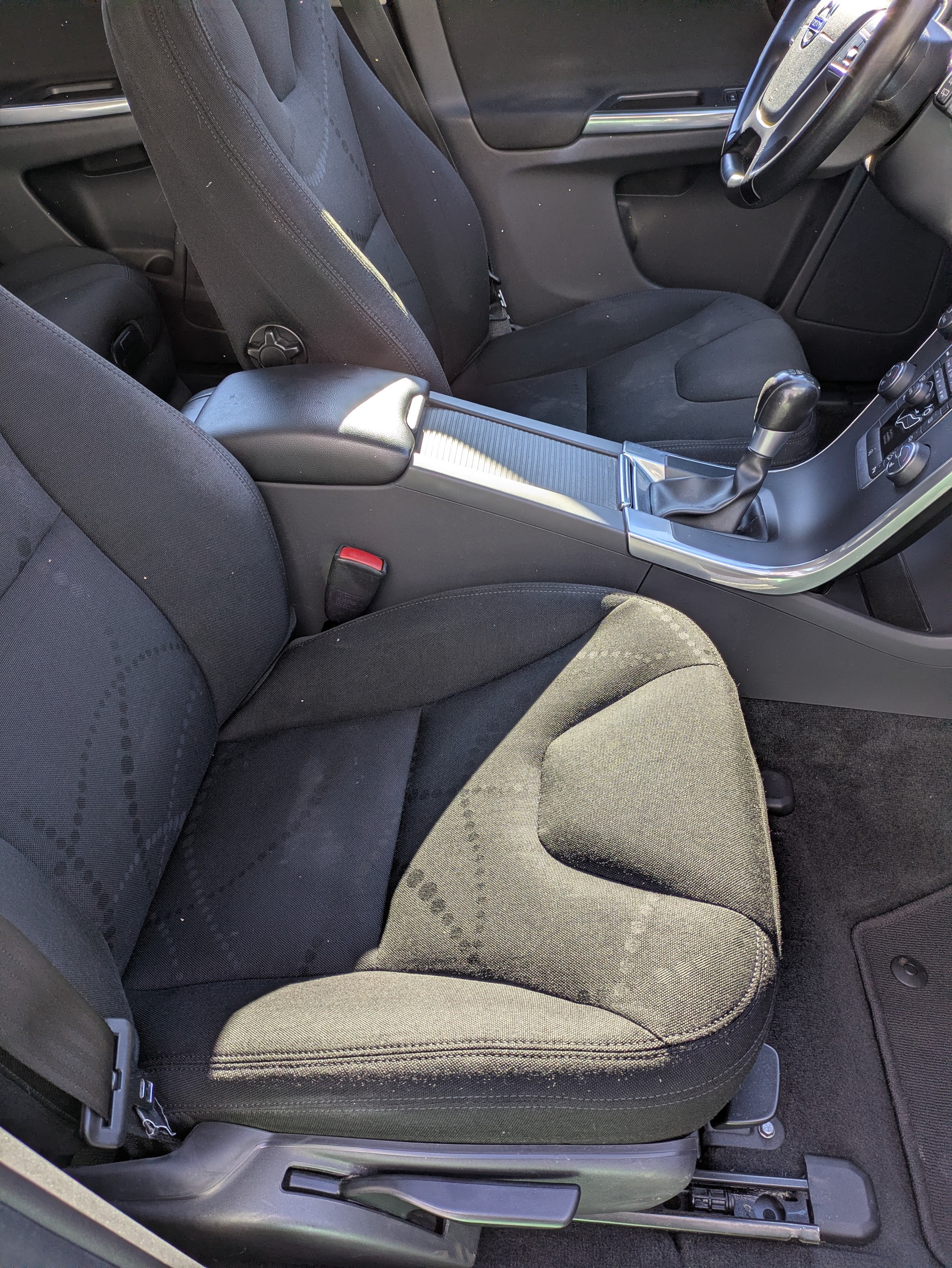 VOLVO XC60 2.4 D4 Kinetic AWD-image-7