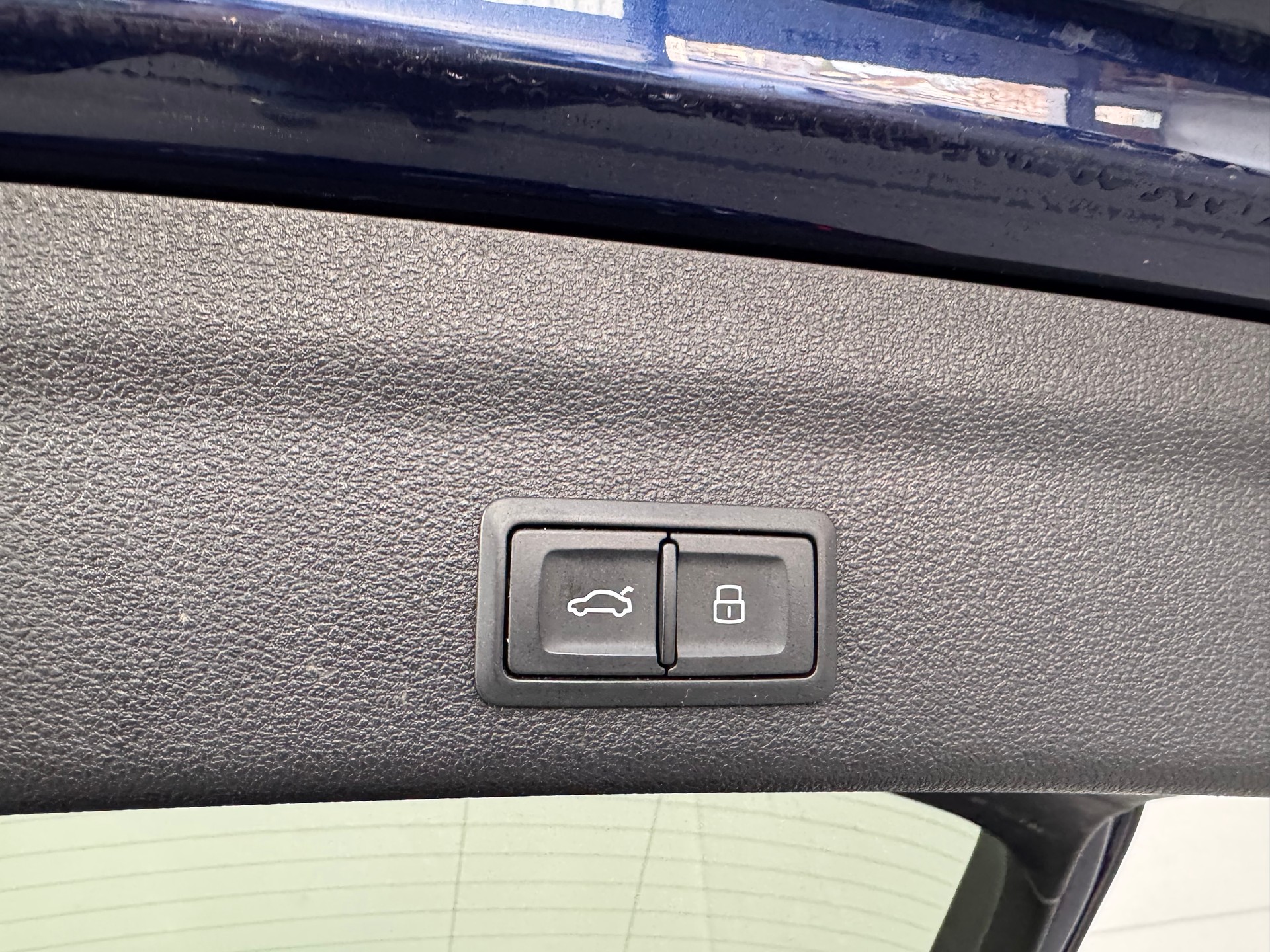 AUDI A6 Avant 55 TFSIe Sport quattro S-tronic-image-26
