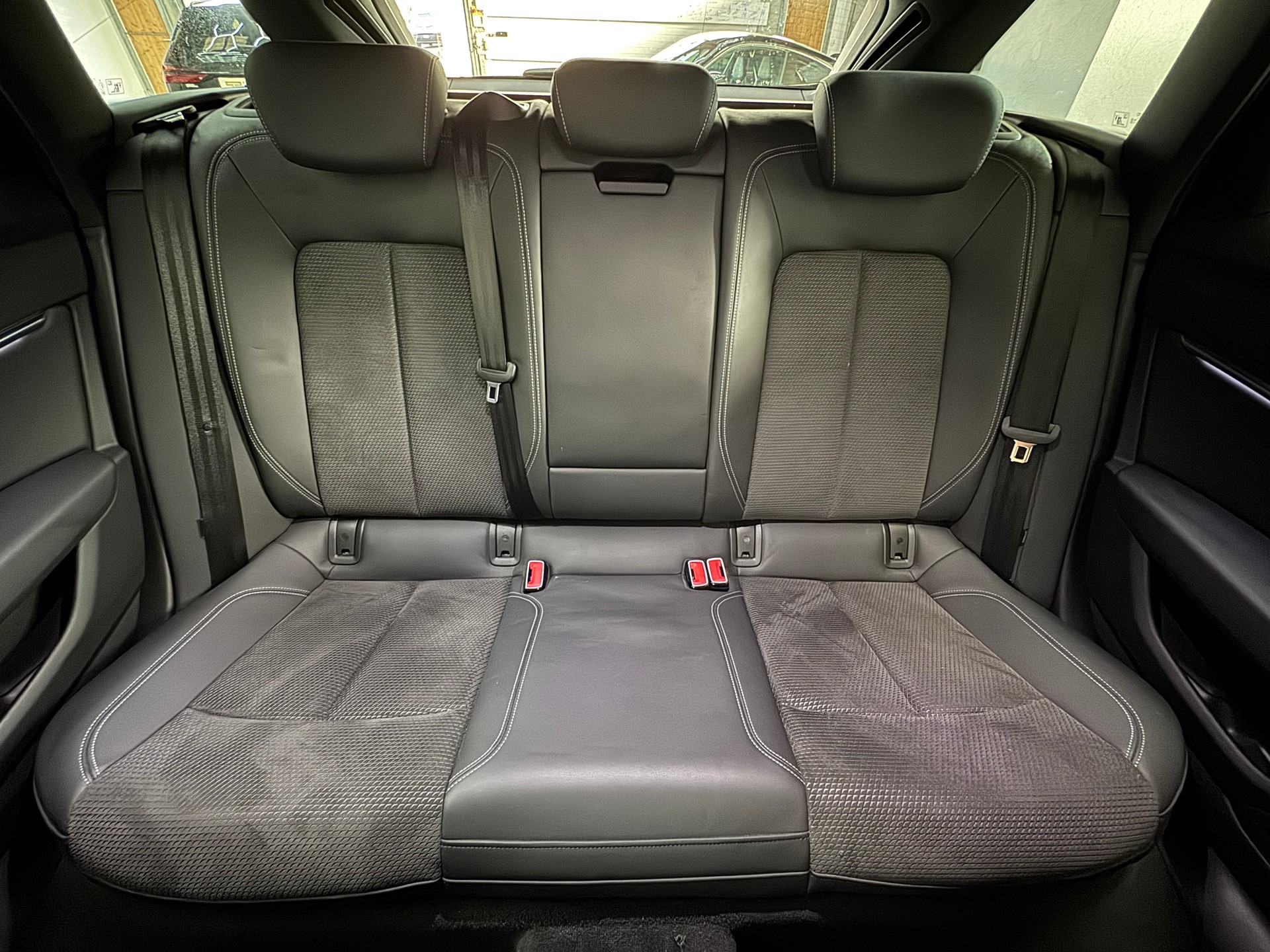AUDI A6 Avant 55 TFSIe Sport quattro S-tronic-image-24