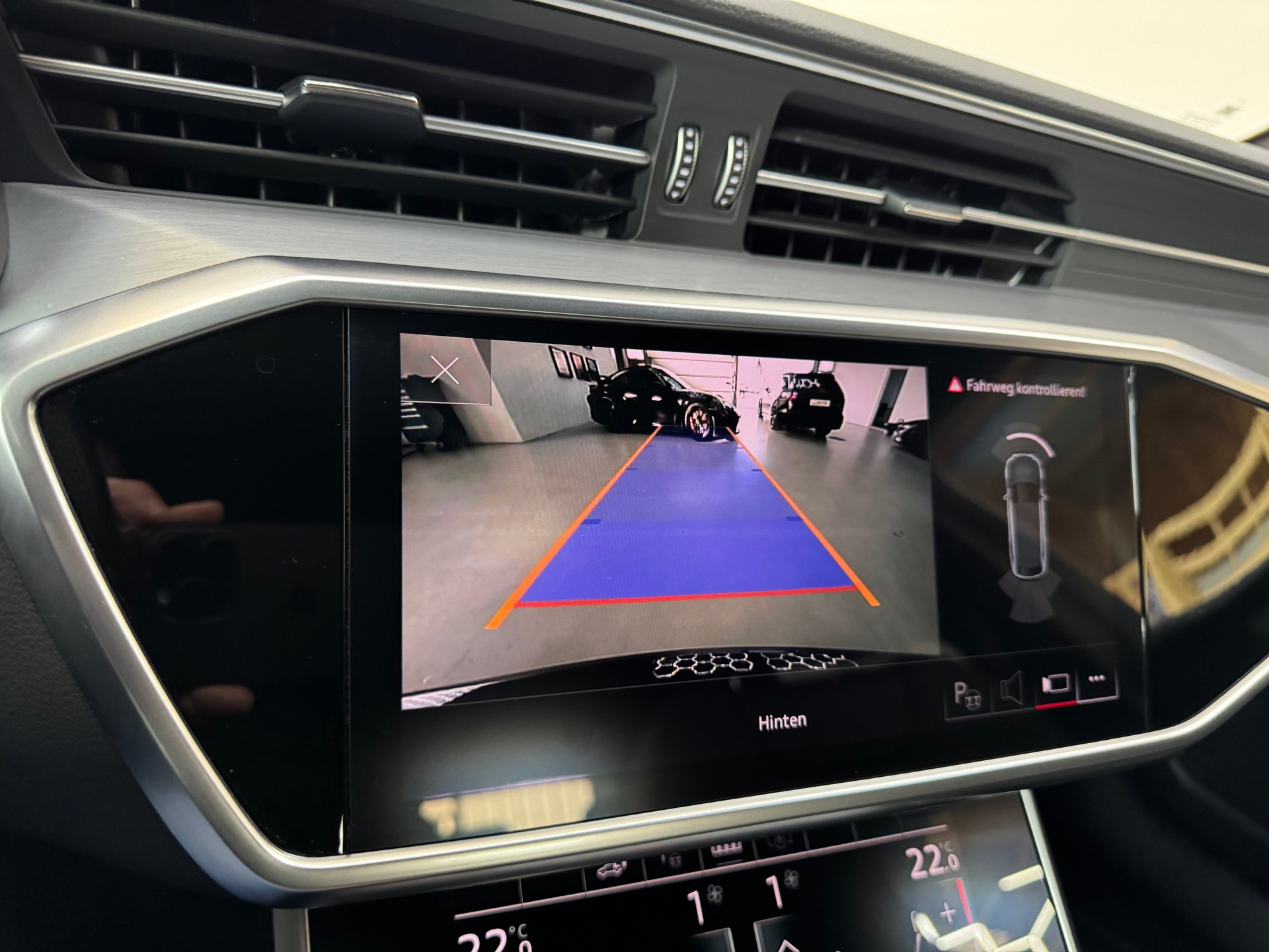 AUDI A6 Avant 55 TFSIe Sport quattro S-tronic-image-18