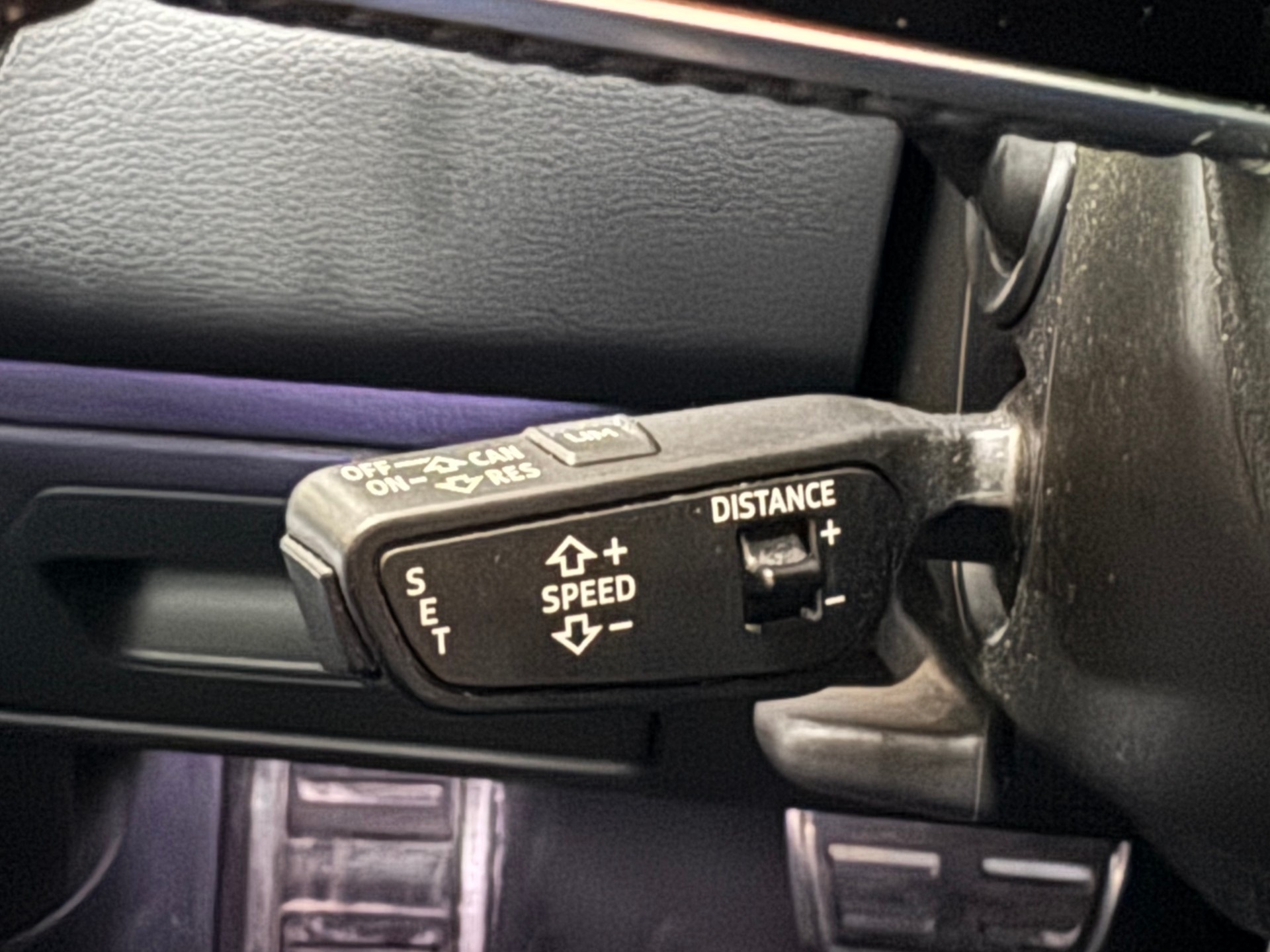 AUDI A6 Avant 55 TFSIe Sport quattro S-tronic-image-14