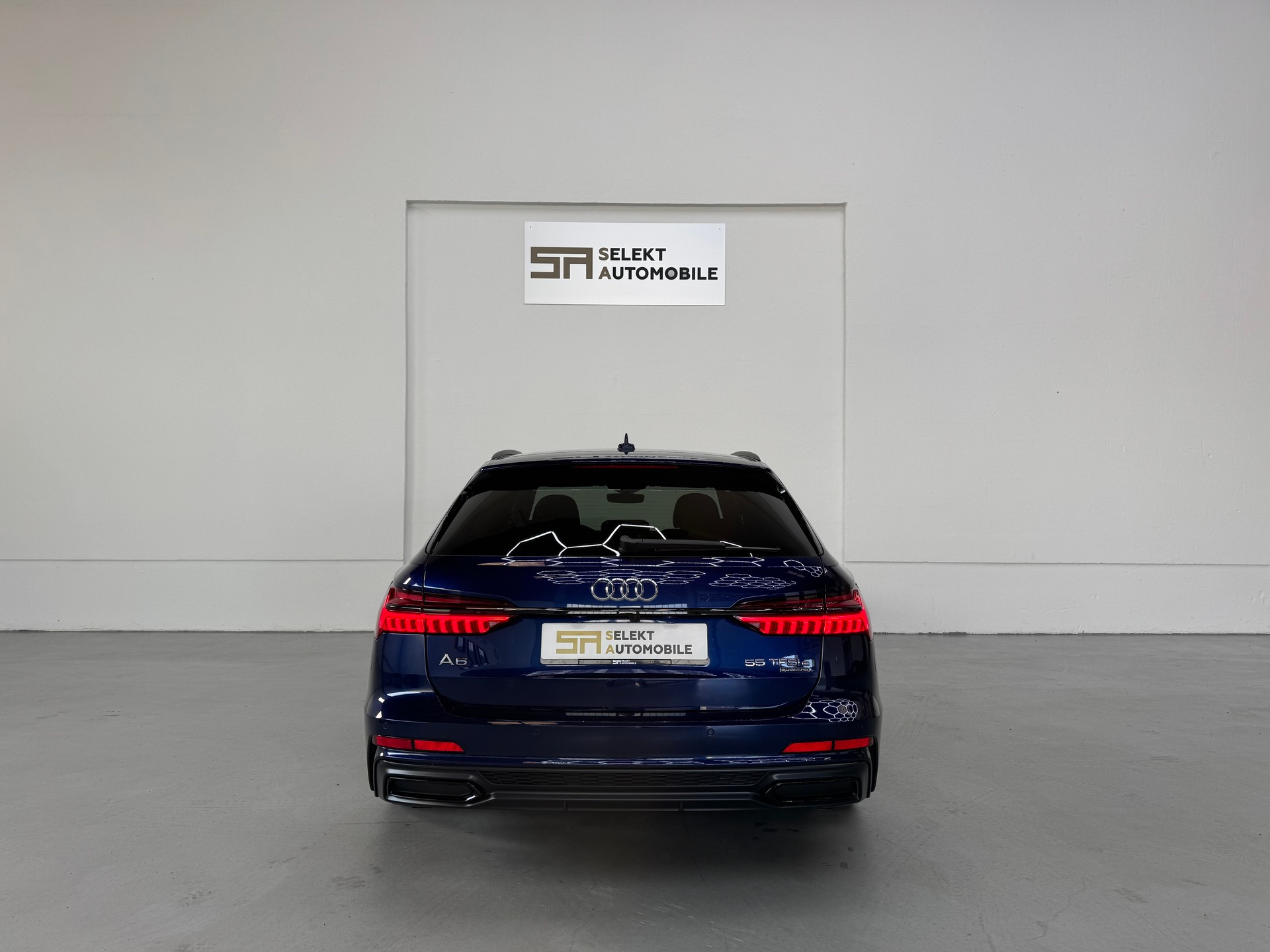 AUDI A6 Avant 55 TFSIe Sport quattro S-tronic-image-4