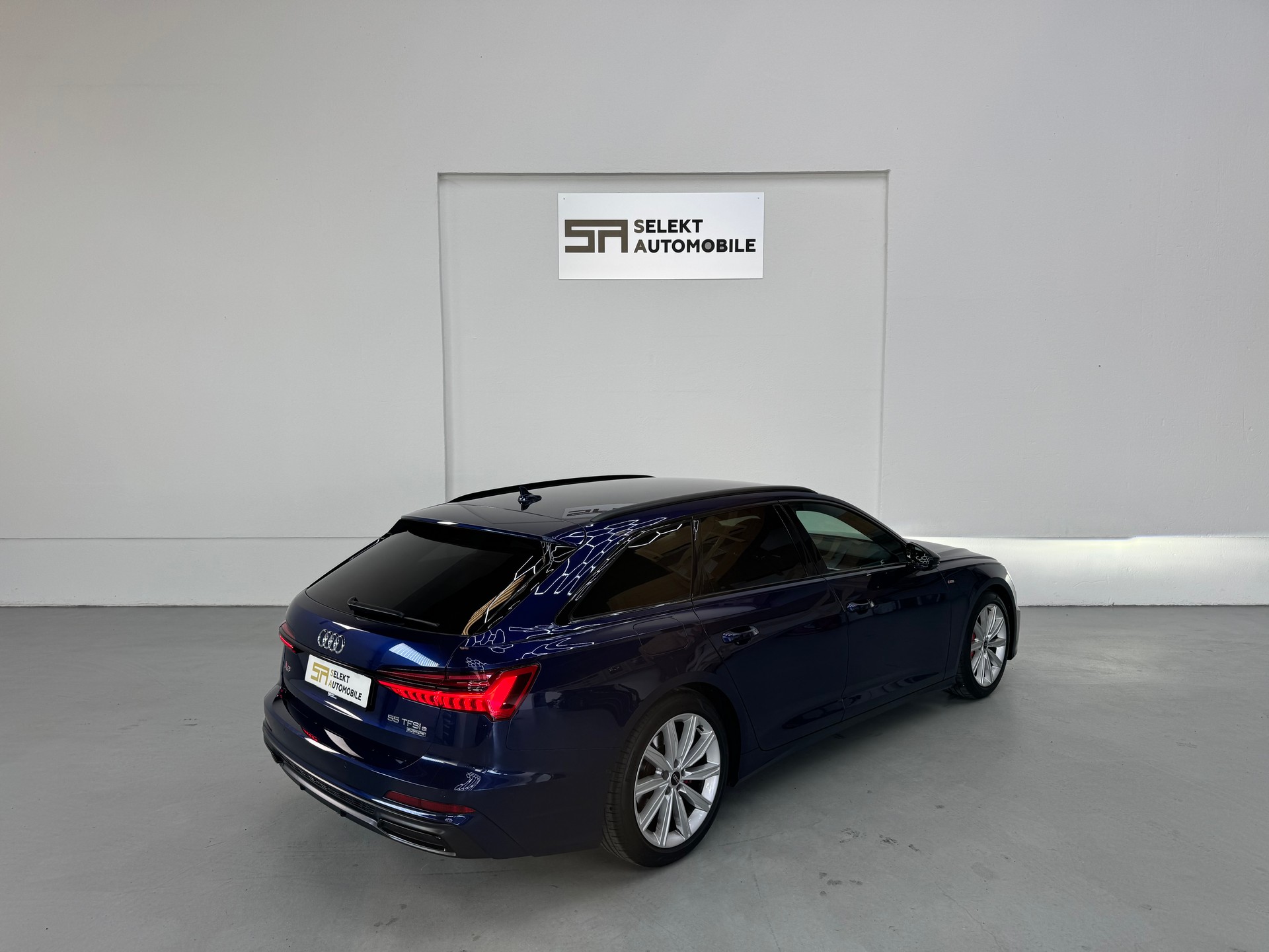 AUDI A6 Avant 55 TFSIe Sport quattro S-tronic-image-5