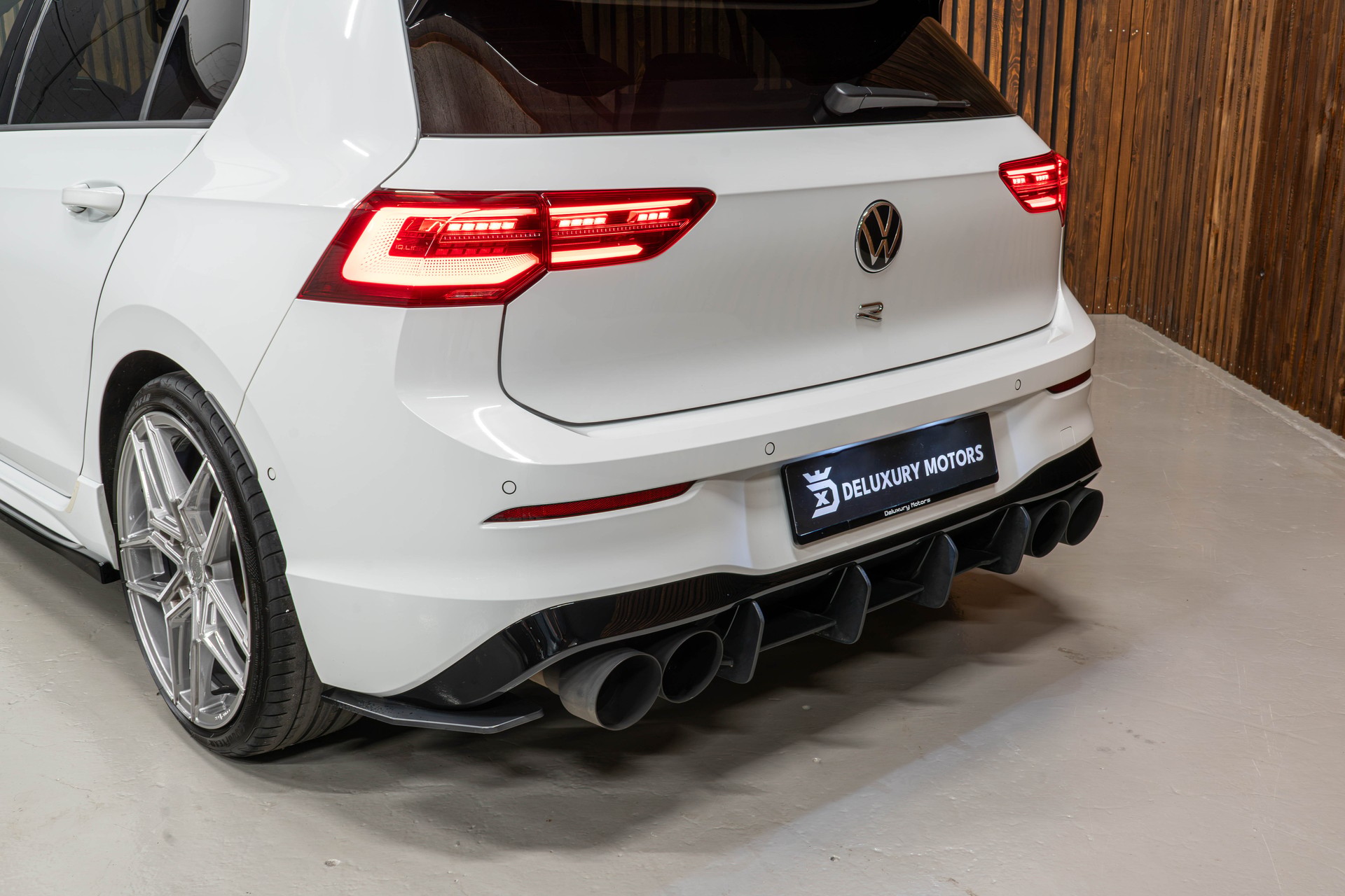 VW Golf VIII 2.0 TSI R DSG 4motion-image-6