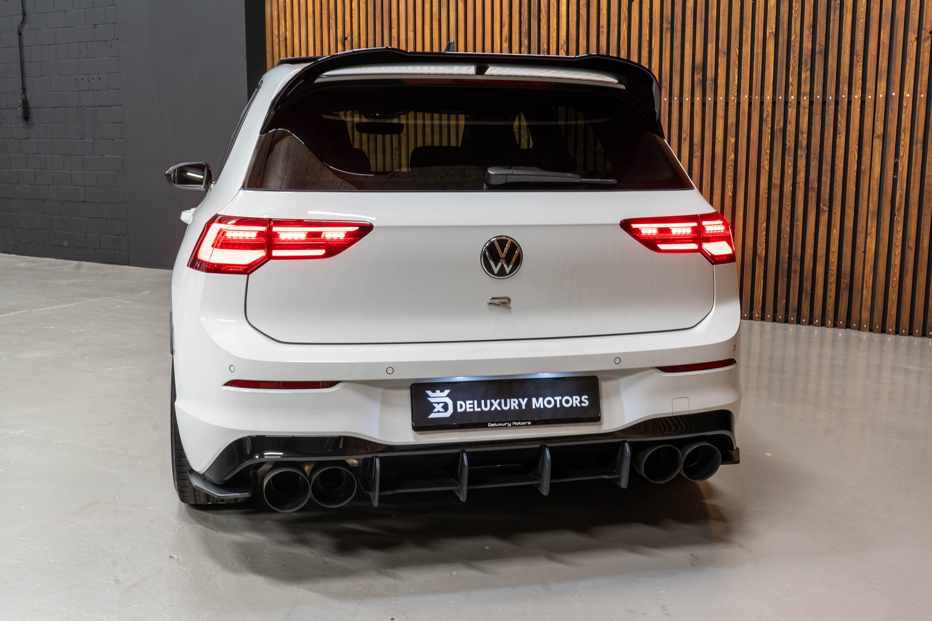 VW Golf VIII 2.0 TSI R DSG 4motion-image-7