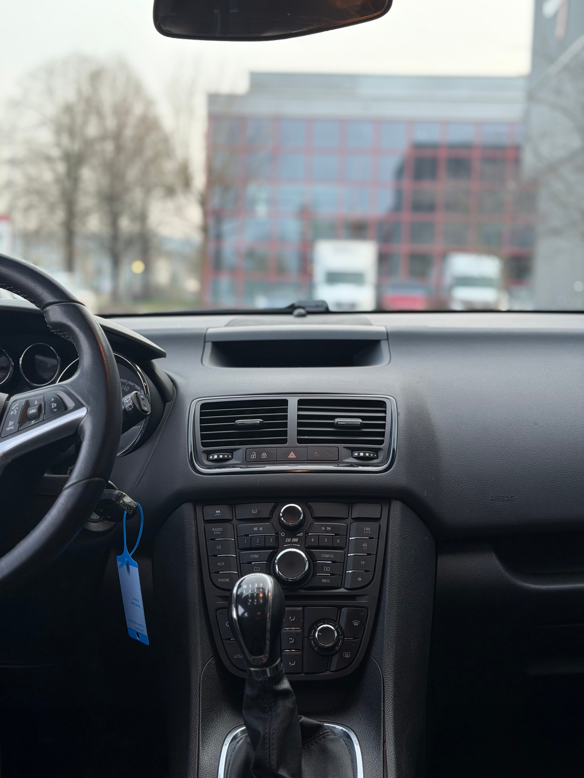 OPEL Meriva 1.4 Turbo Cosmo-image-9