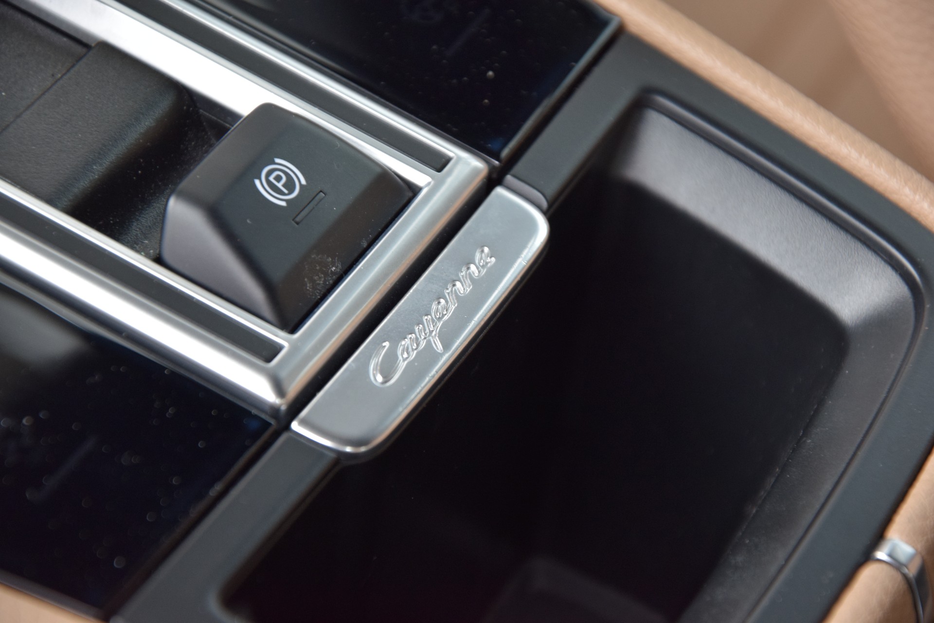 PORSCHE Cayenne-image-13