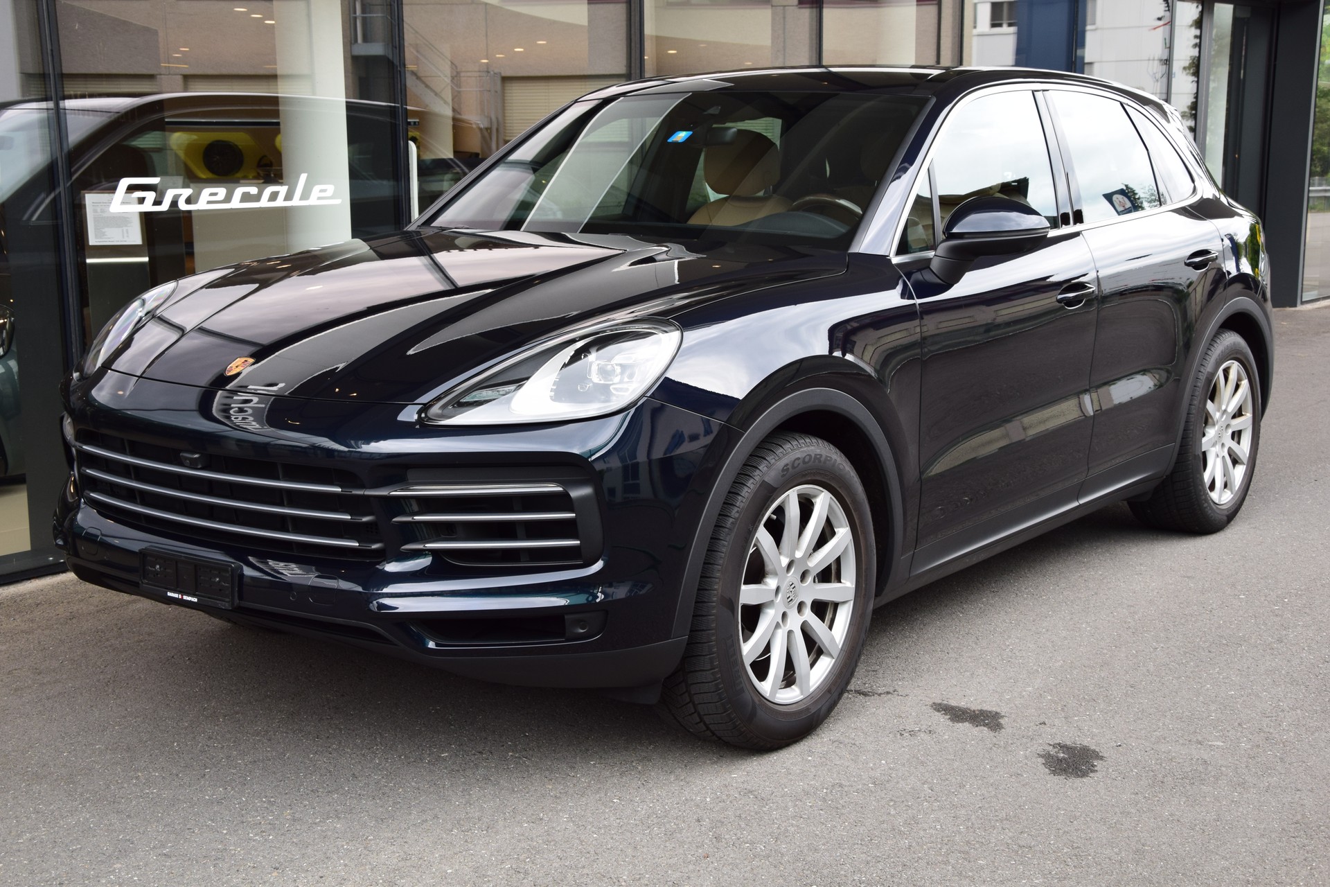PORSCHE Cayenne-image-1