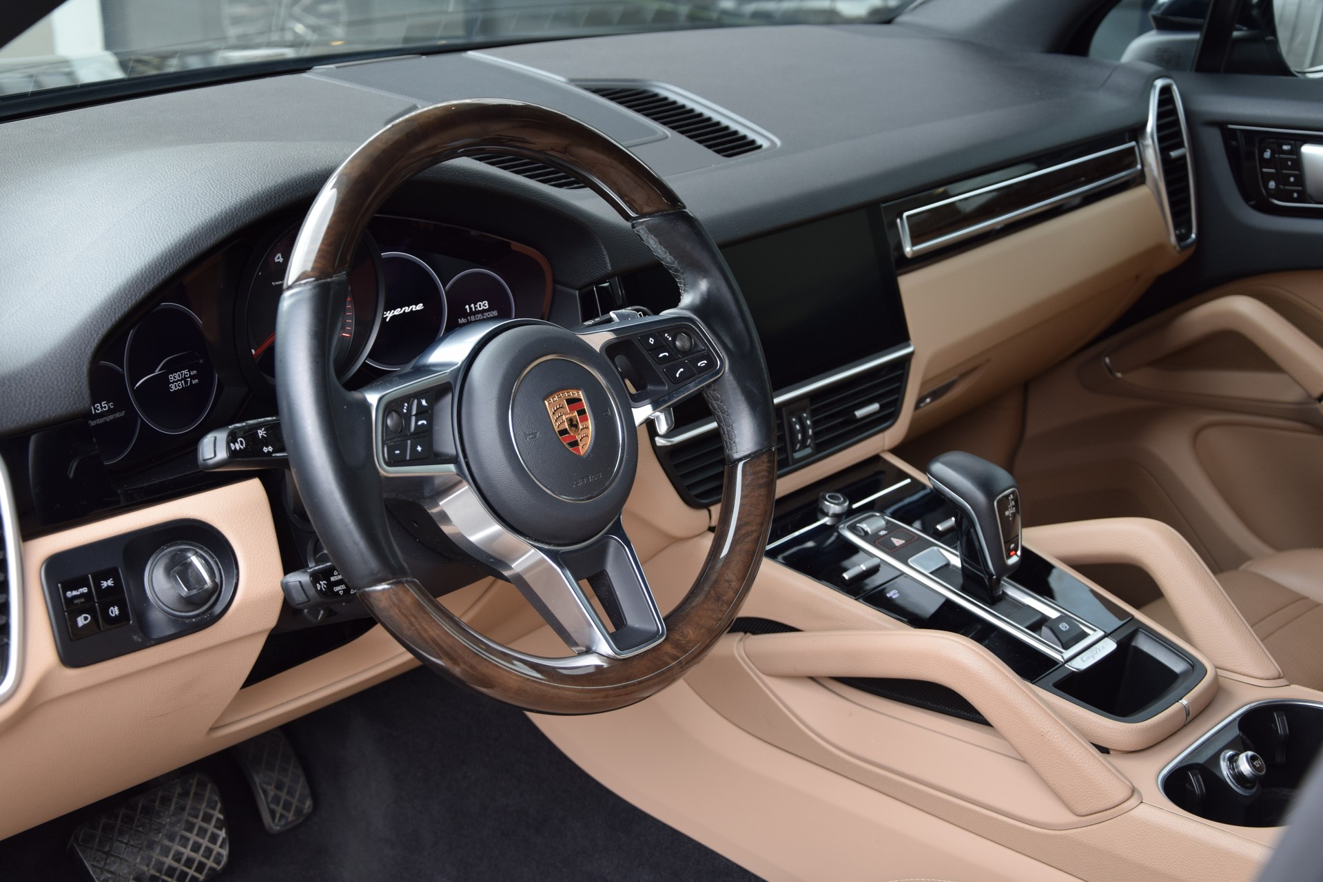 PORSCHE Cayenne-image-6