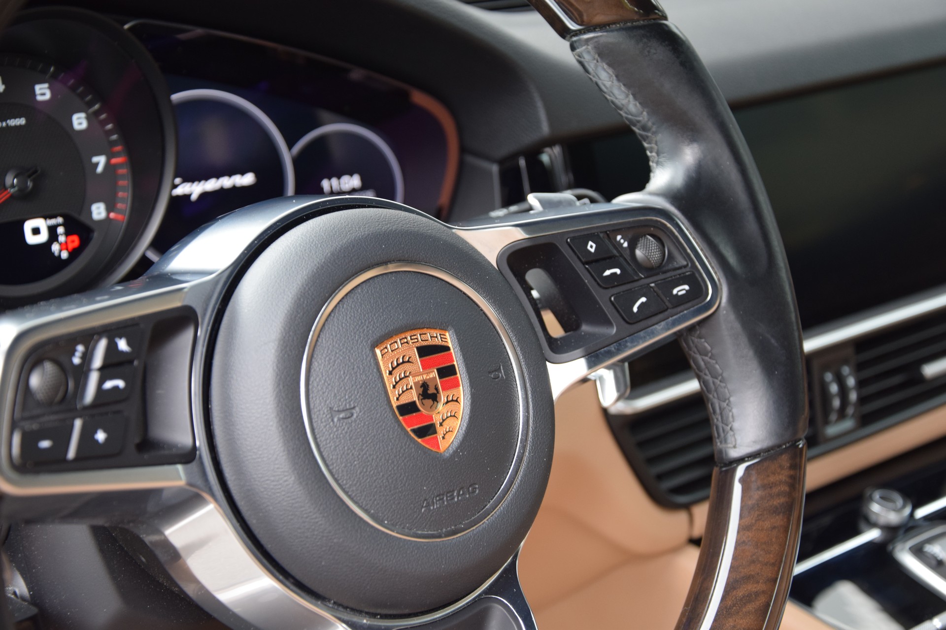PORSCHE Cayenne-image-12