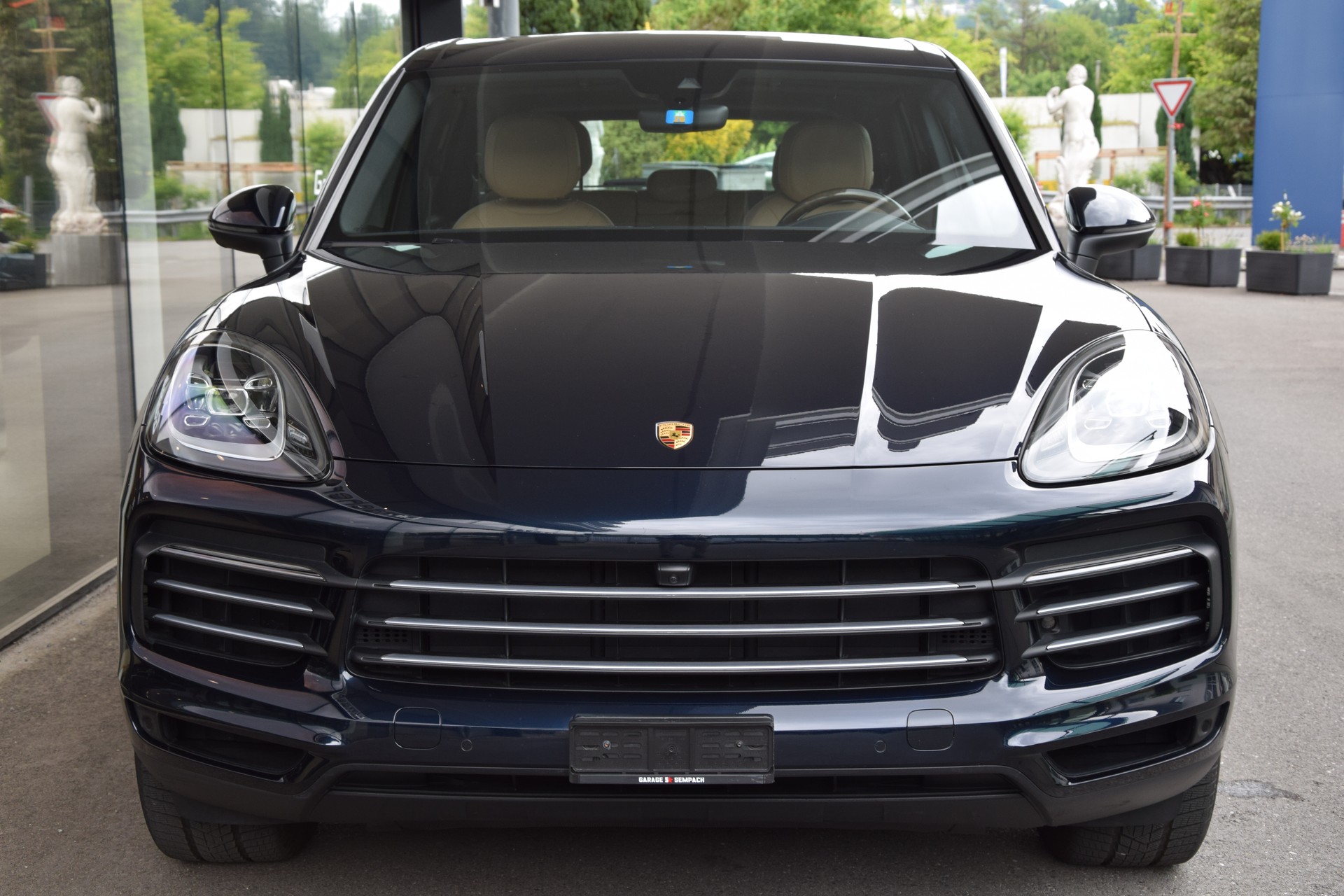 PORSCHE Cayenne-image-2