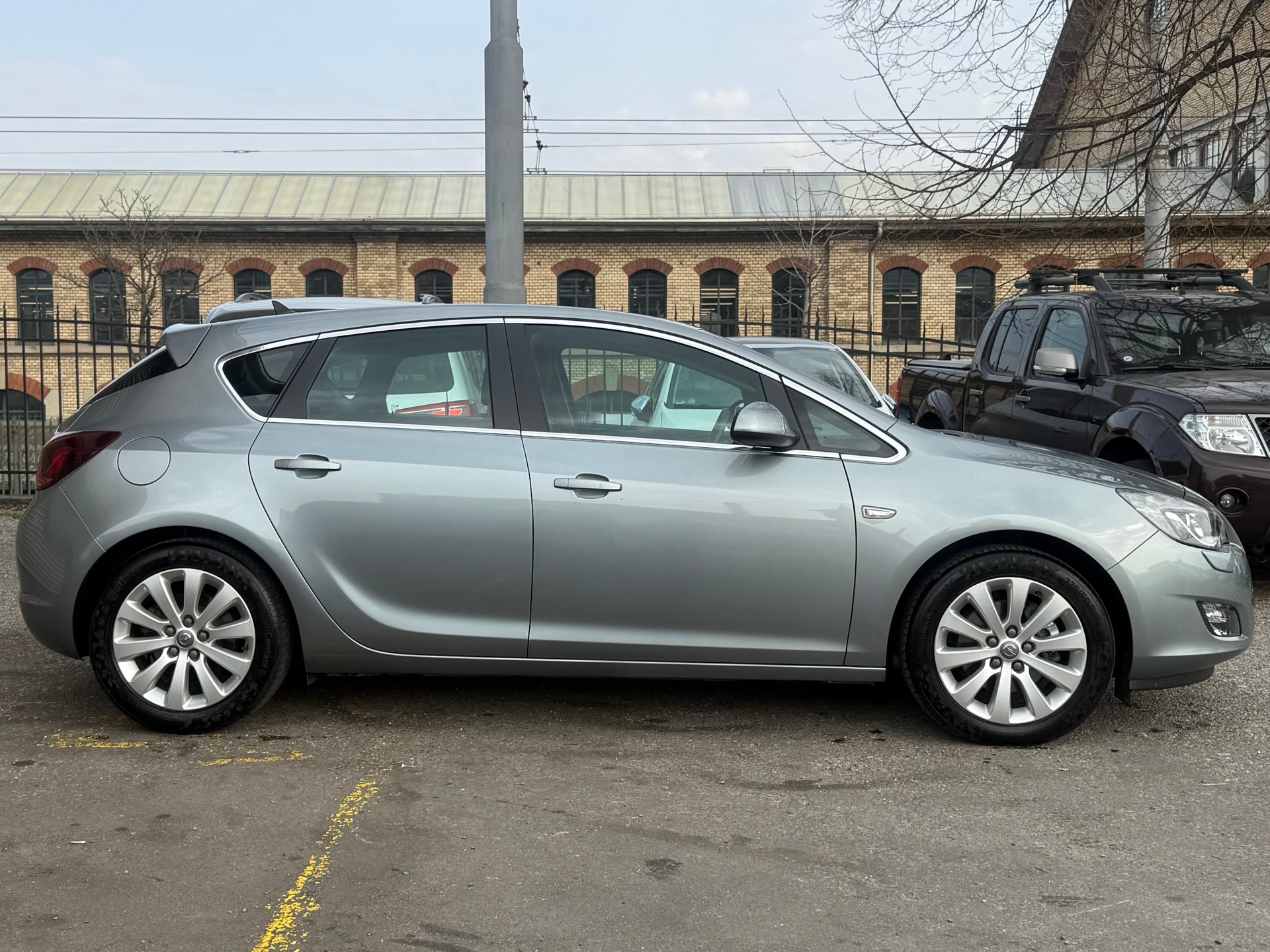 OPEL Astra 1.6i 16V Turbo Cosmo Automatic-image-3