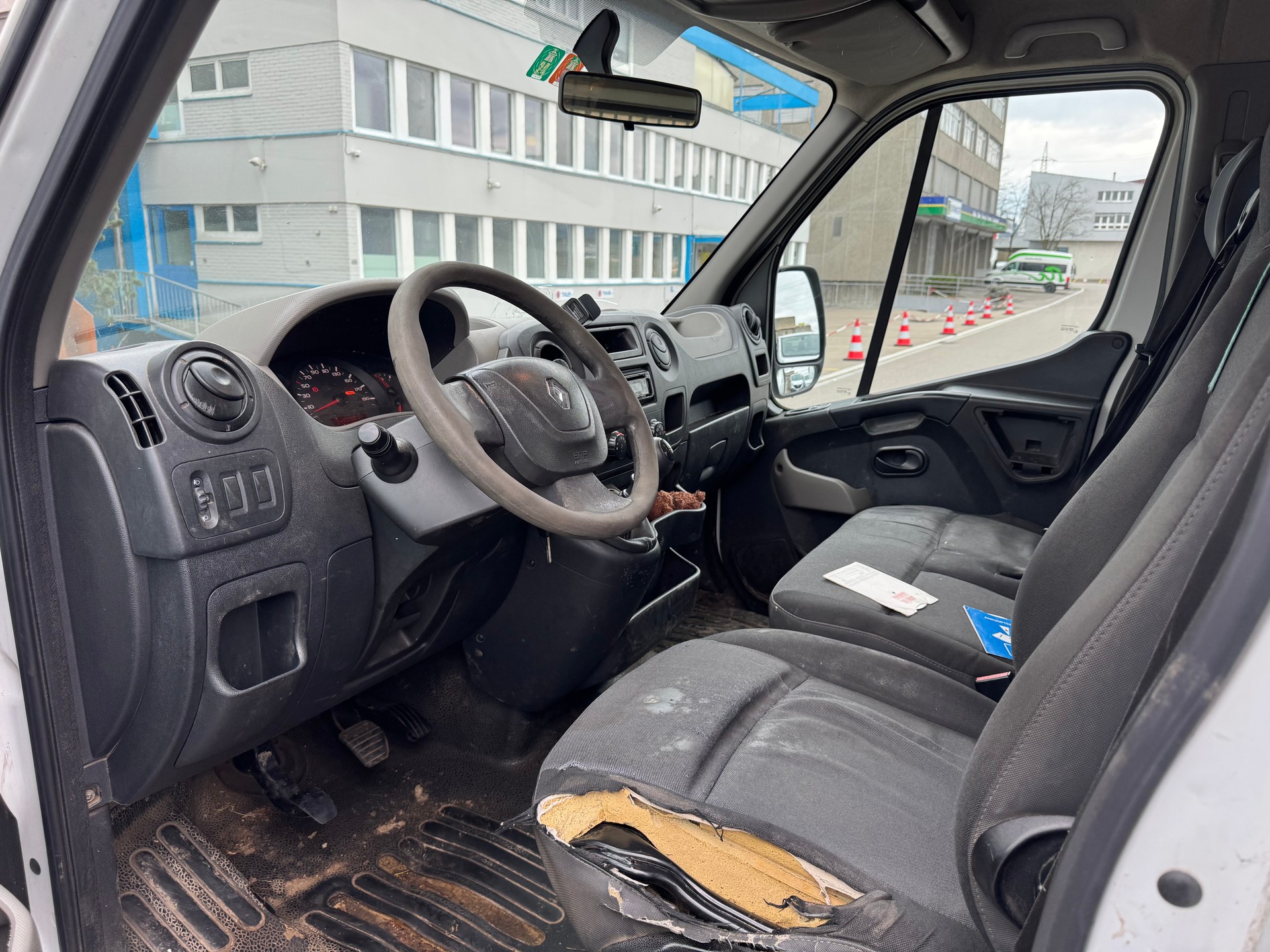RENAULT Master T35 2.3dCi L2H1-image-6