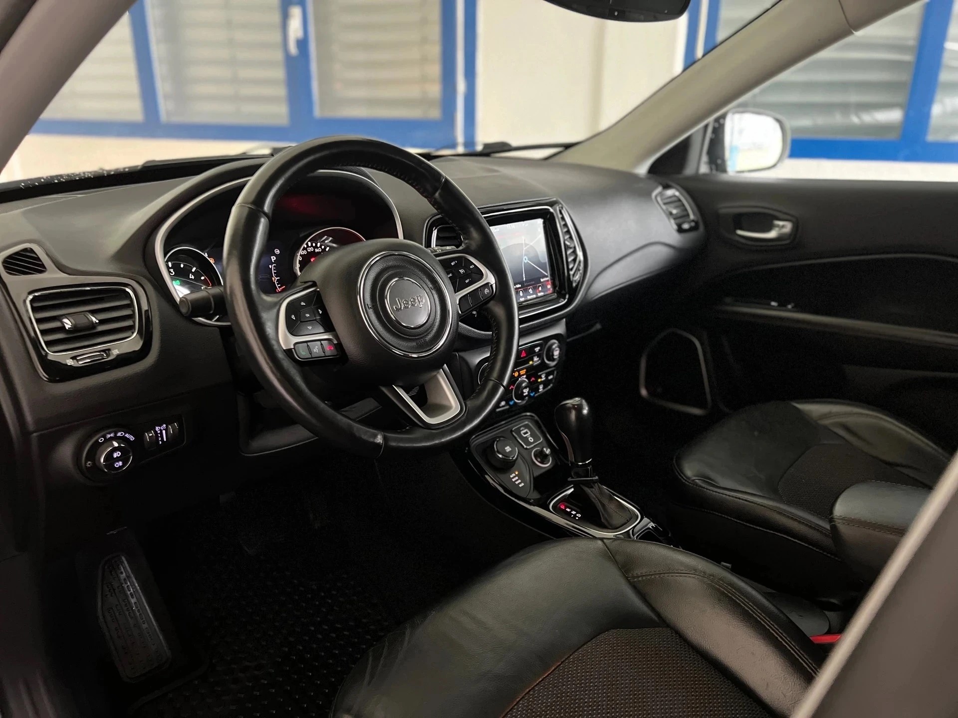 JEEP Compass 2.0CRD Limited AWD 9ATX-image-9