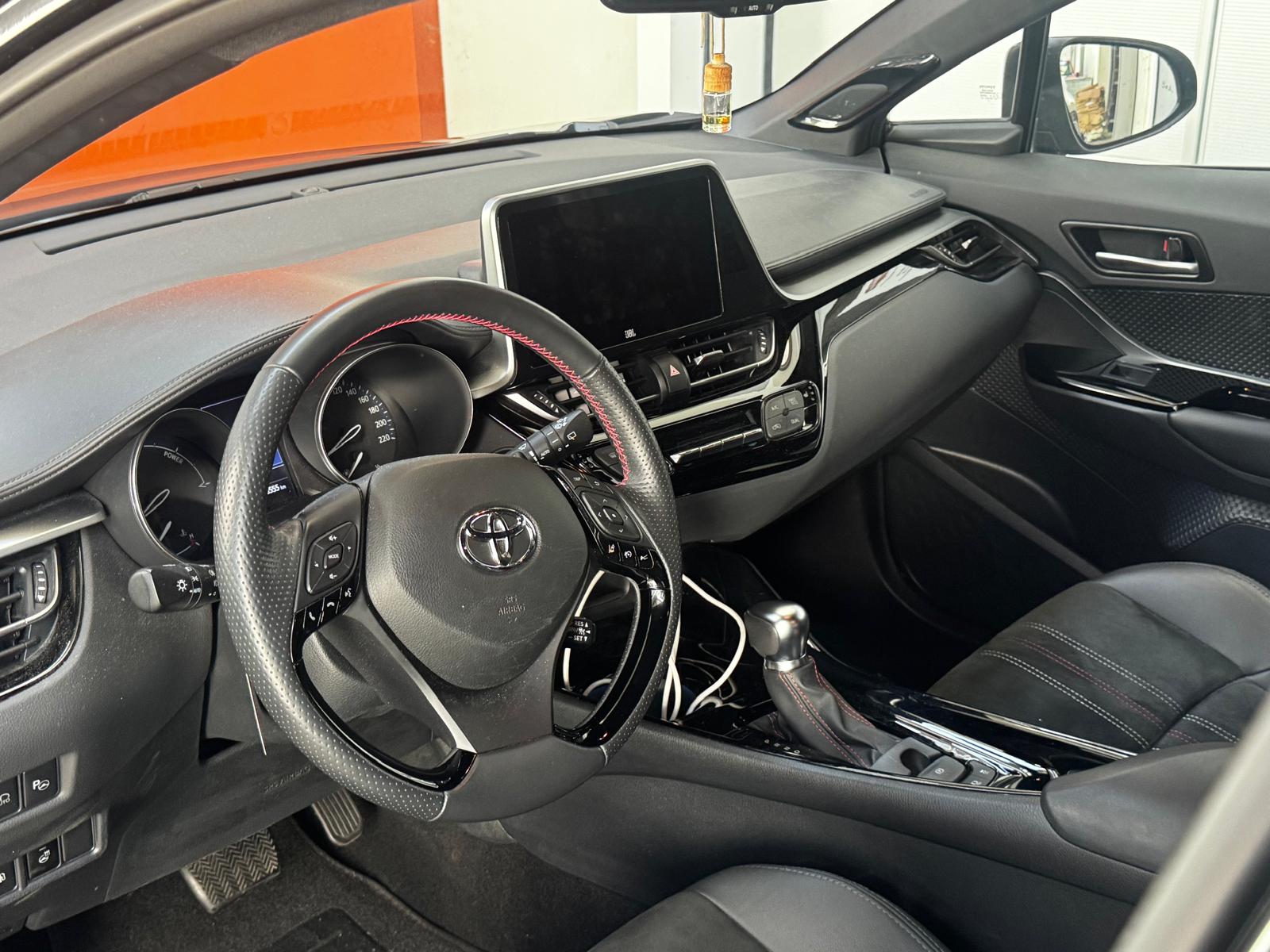 TOYOTA C-HR 2.0 HSD CVT GR Sport-showroom-element-3
