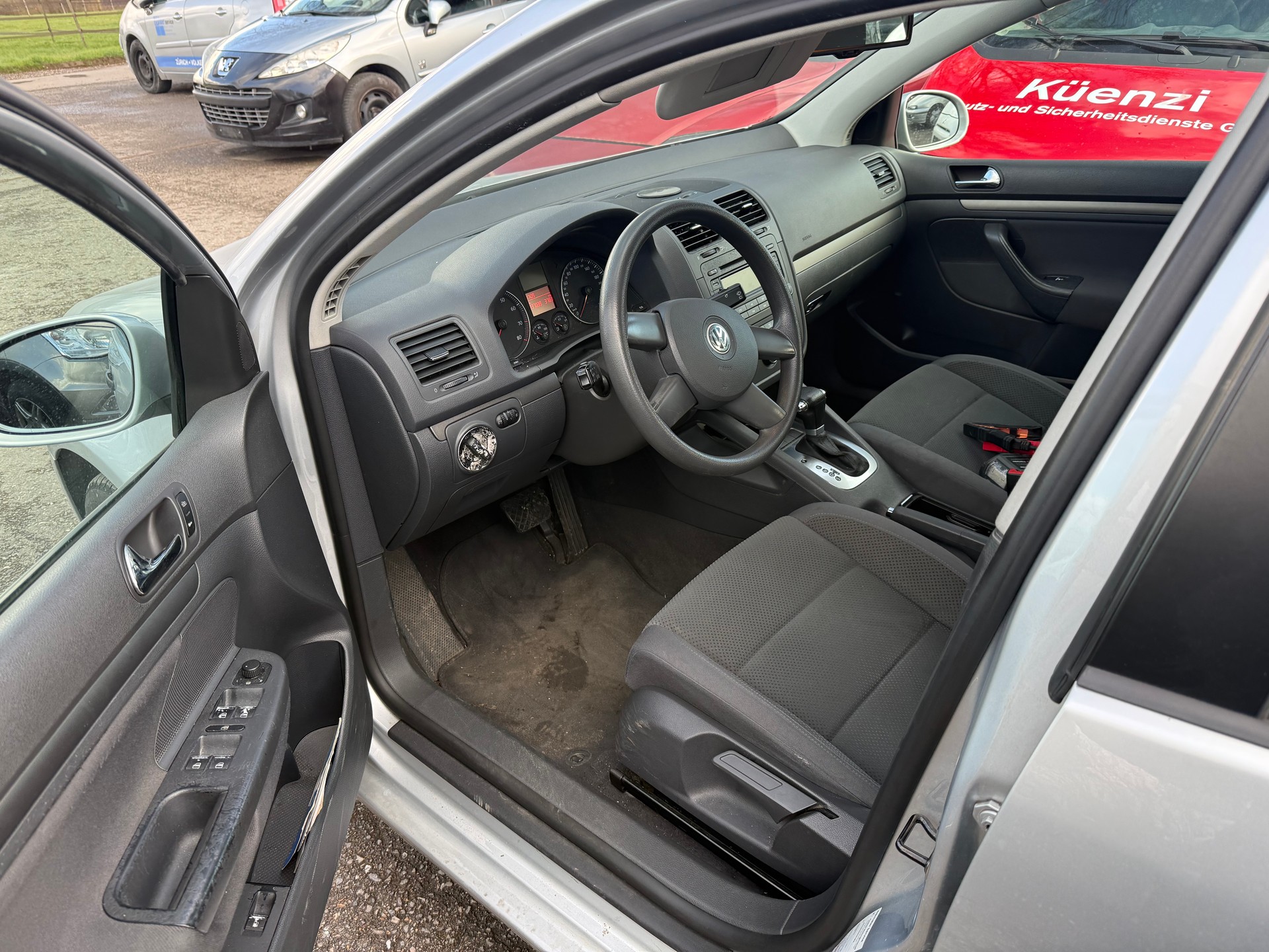VW Golf 2.0 FSI Comfortline-image-10