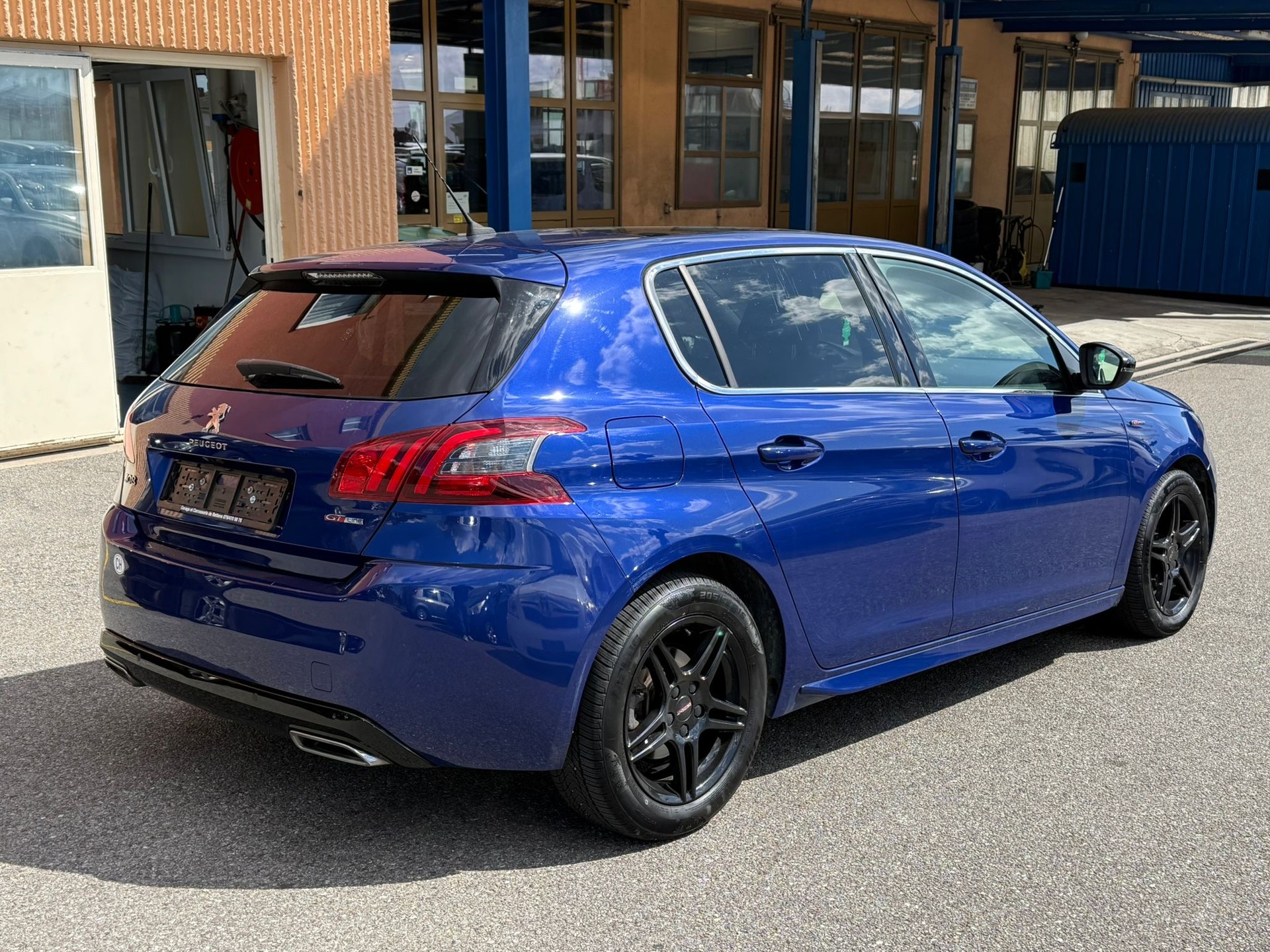 PEUGEOT 308 1.2 Pure Tech GT Line EAT8-image-4