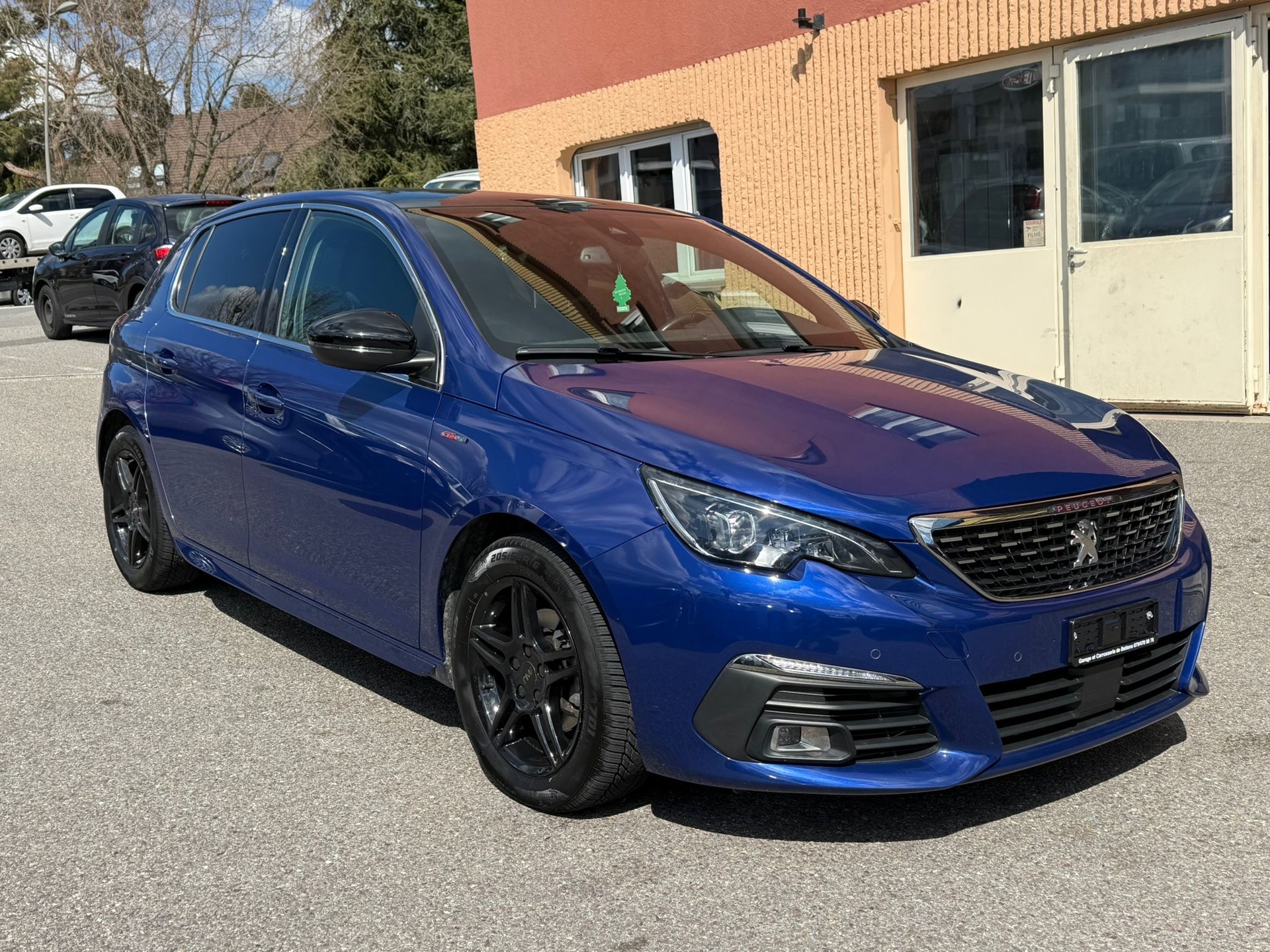 PEUGEOT 308 1.2 Pure Tech GT Line EAT8-image-1