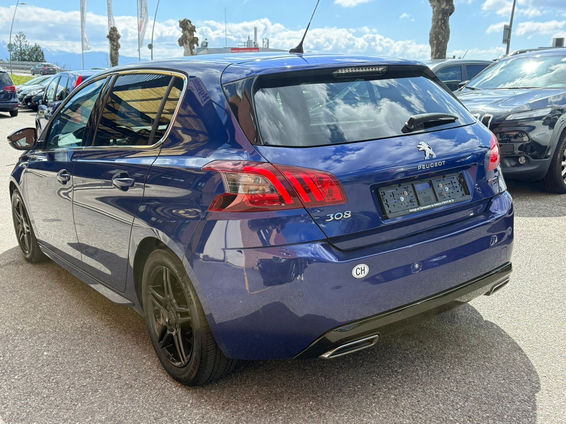 PEUGEOT 308 1.2 Pure Tech GT Line EAT8-image-6