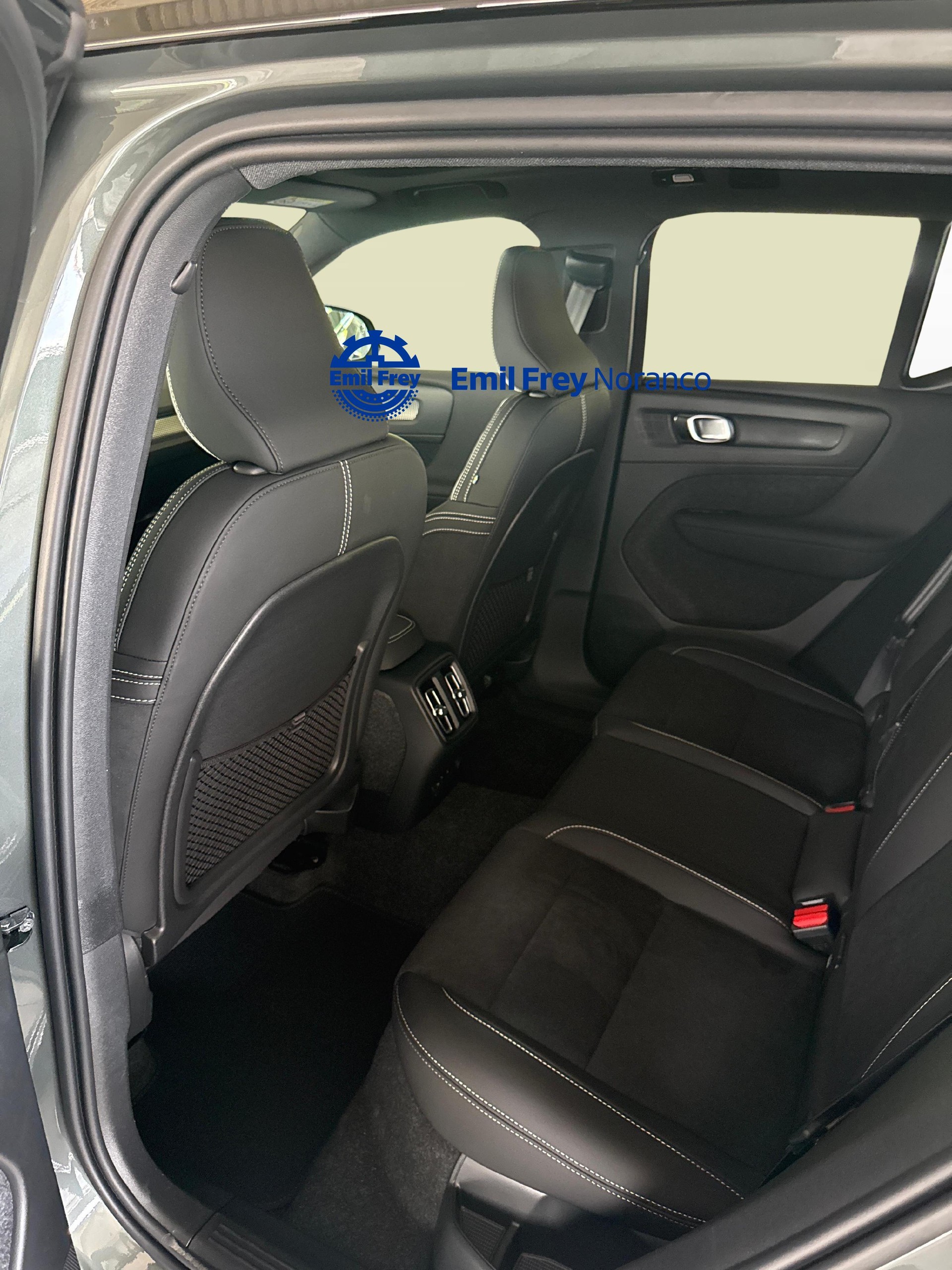 VOLVO EX40 Twin Ultra AWD-image-6