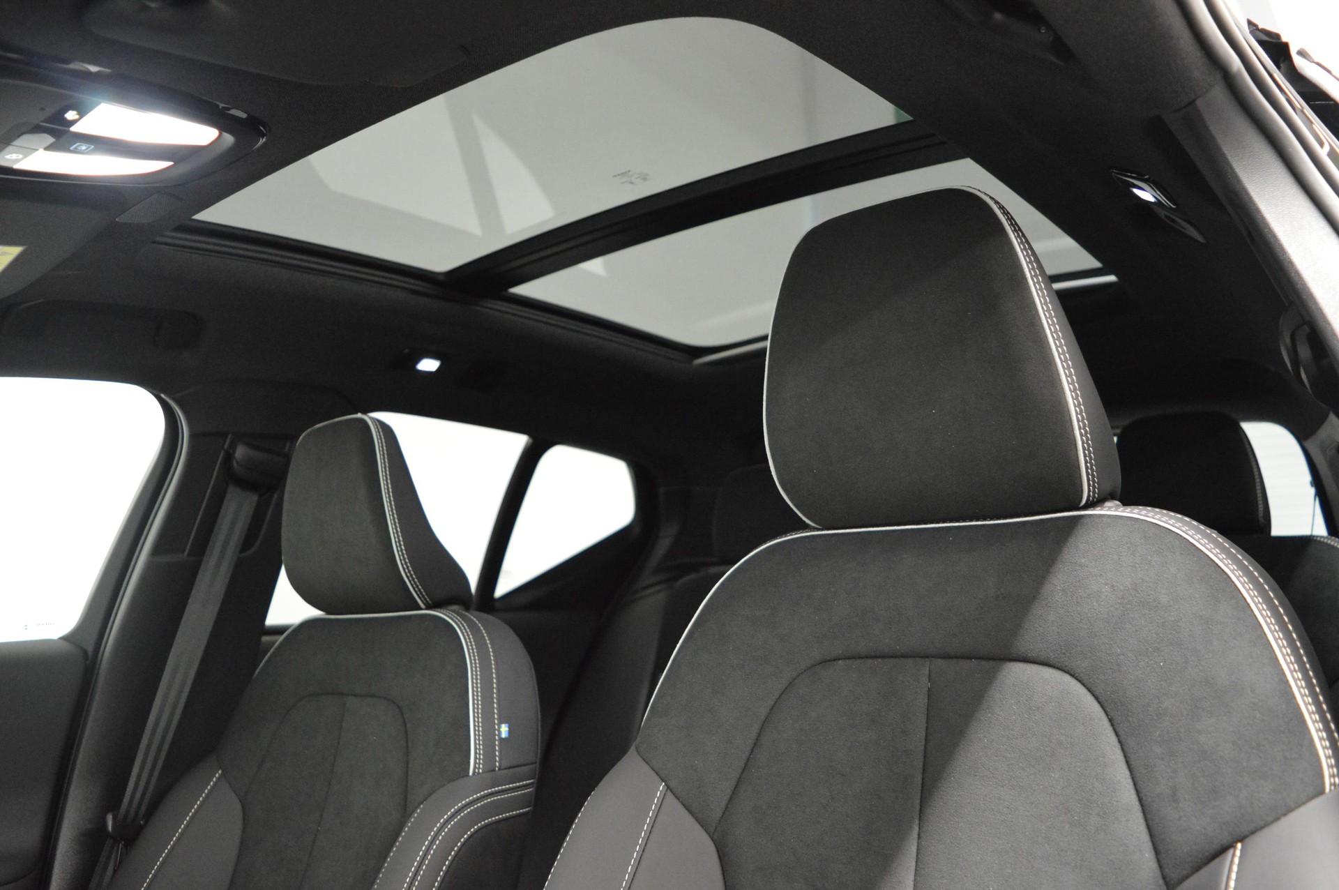 VOLVO EX40 Twin Ultra AWD-image-7