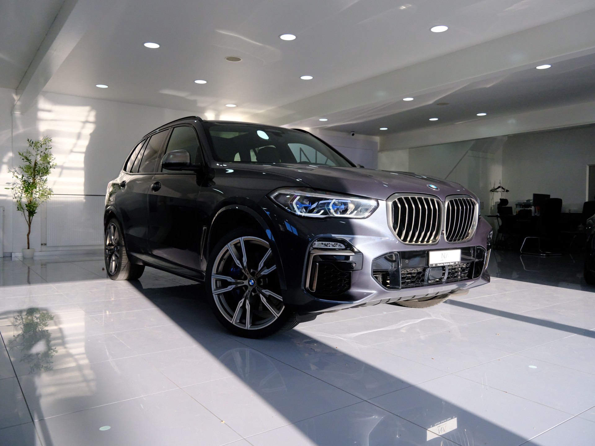 BMW X5 xDrive M50i Steptronic-image-0