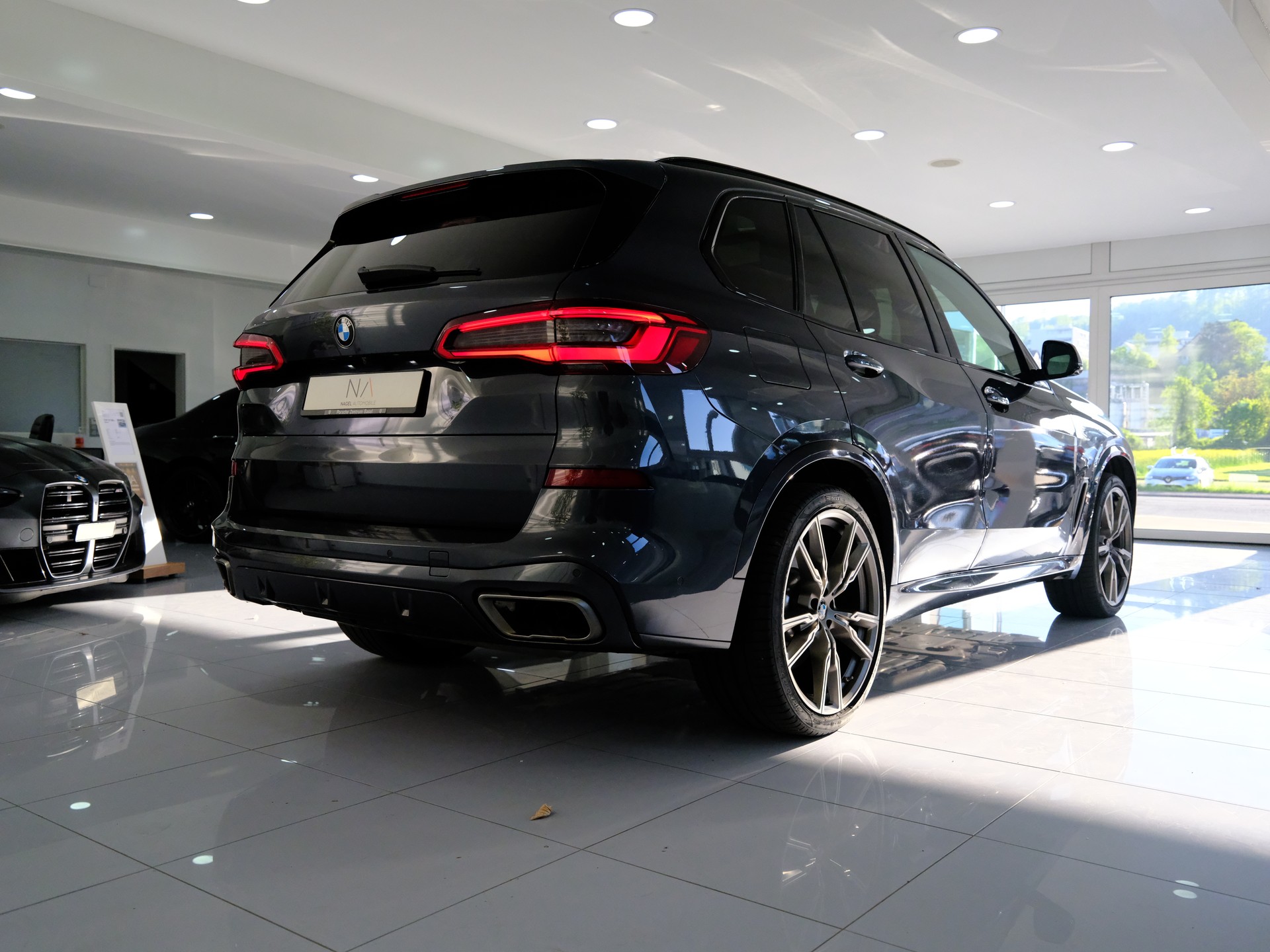 BMW X5 xDrive M50i Steptronic-image-6