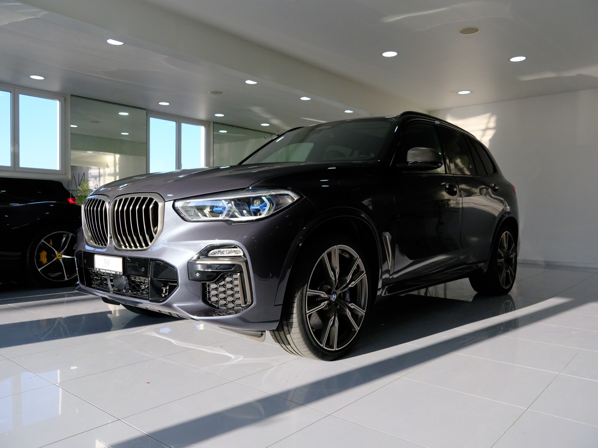 BMW X5 xDrive M50i Steptronic-image-3