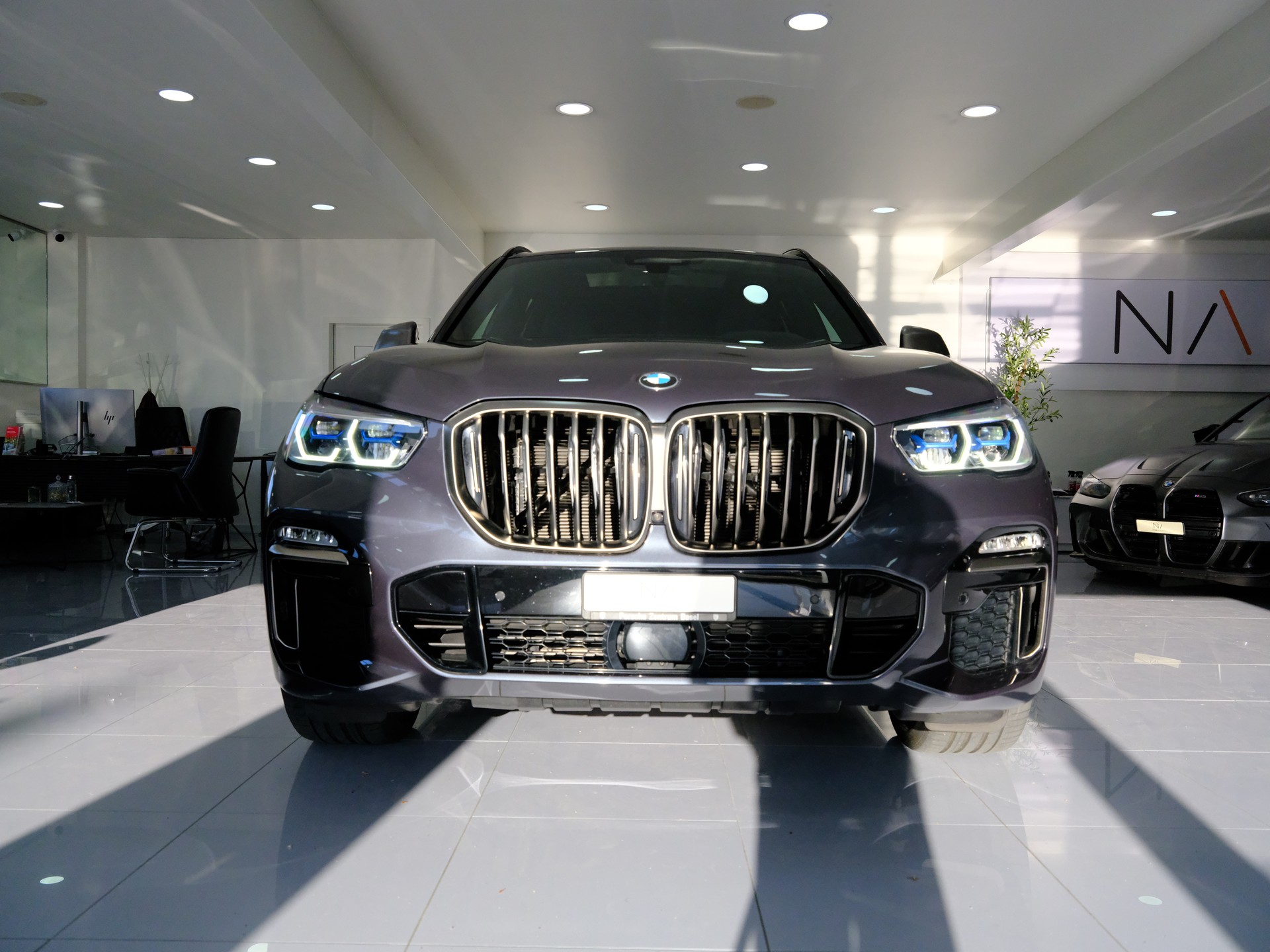 BMW X5 xDrive M50i Steptronic-image-2